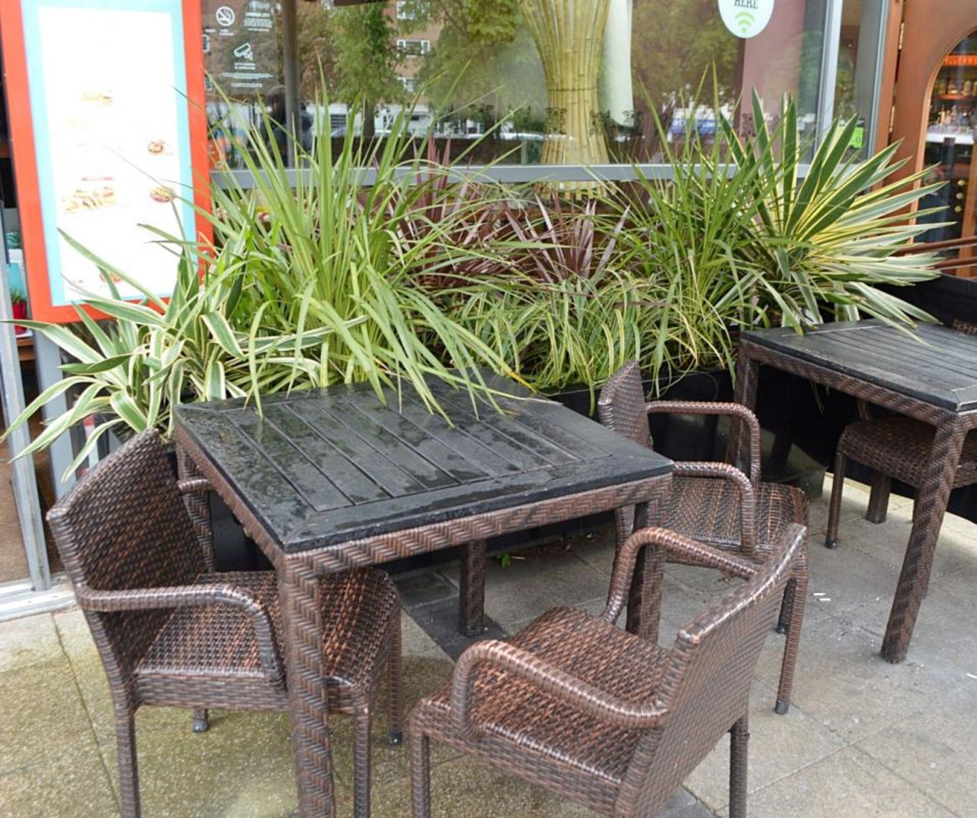 A Pair Of Outdoor Planters In Black - Both Approx 2 METRES In Length - From A Mexican Themed Restaur - Bild 3 aus 3