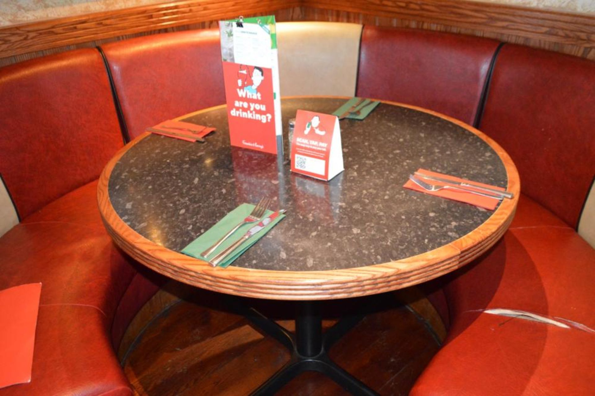 1 x Seating Booth in a 1950's Retro American Diner Design - Upholstered With Red and Cream Faux Leat - Image 9 of 9