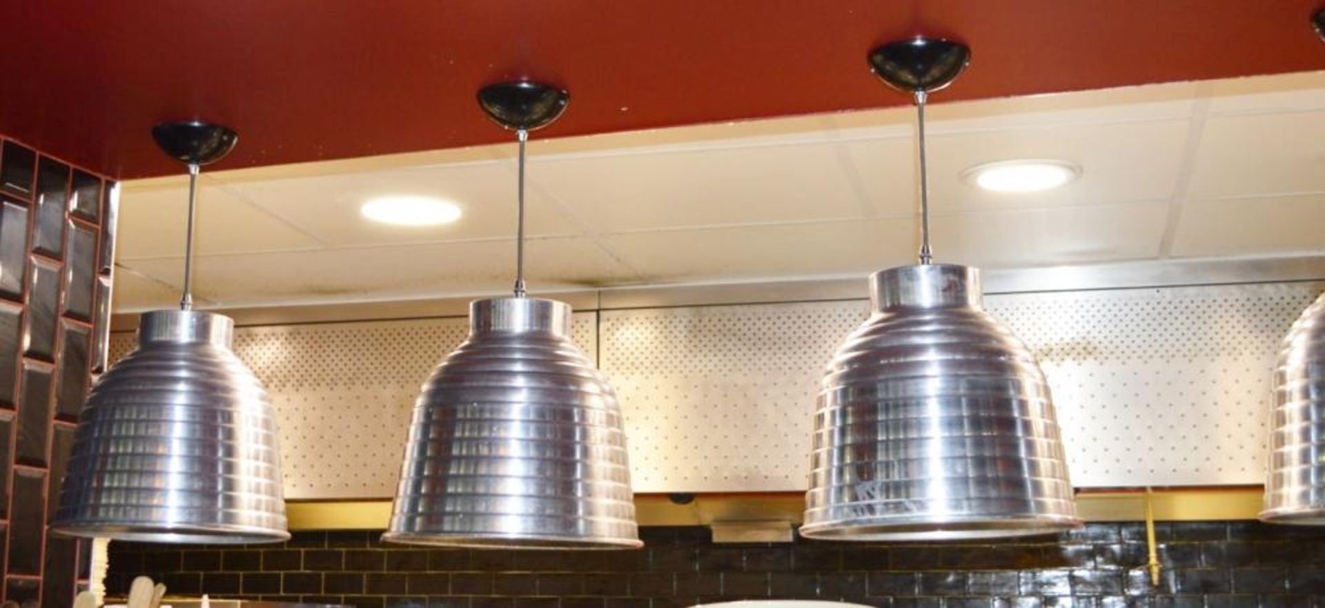 9 x Suspended Food Warming Lamps With Ribbed Chrome Design - CL390 - Location: Sheffield S9 This lot - Image 4 of 6
