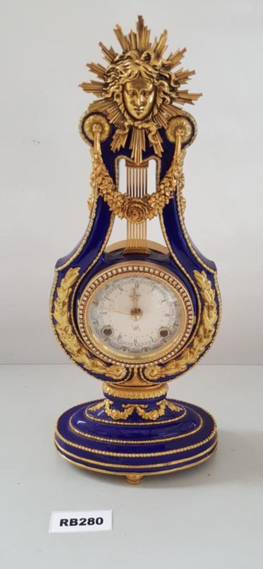 1 x Marie-Antoinette Fine Porcelain Clock - Ref RB280 E - Dimensions: H38/L15/W10 cm - CL334 - Locat