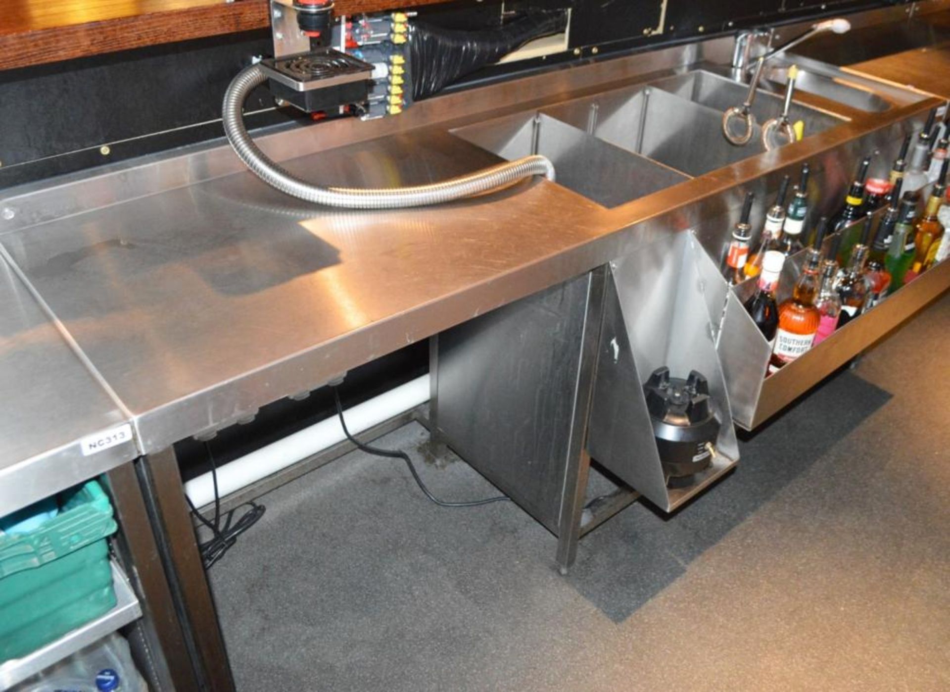 1 x Stainless Steel Back Bar Unit With Prep Area, Ice Well, Sink Basin, Mixer Tap, Blender Holder - Image 4 of 4