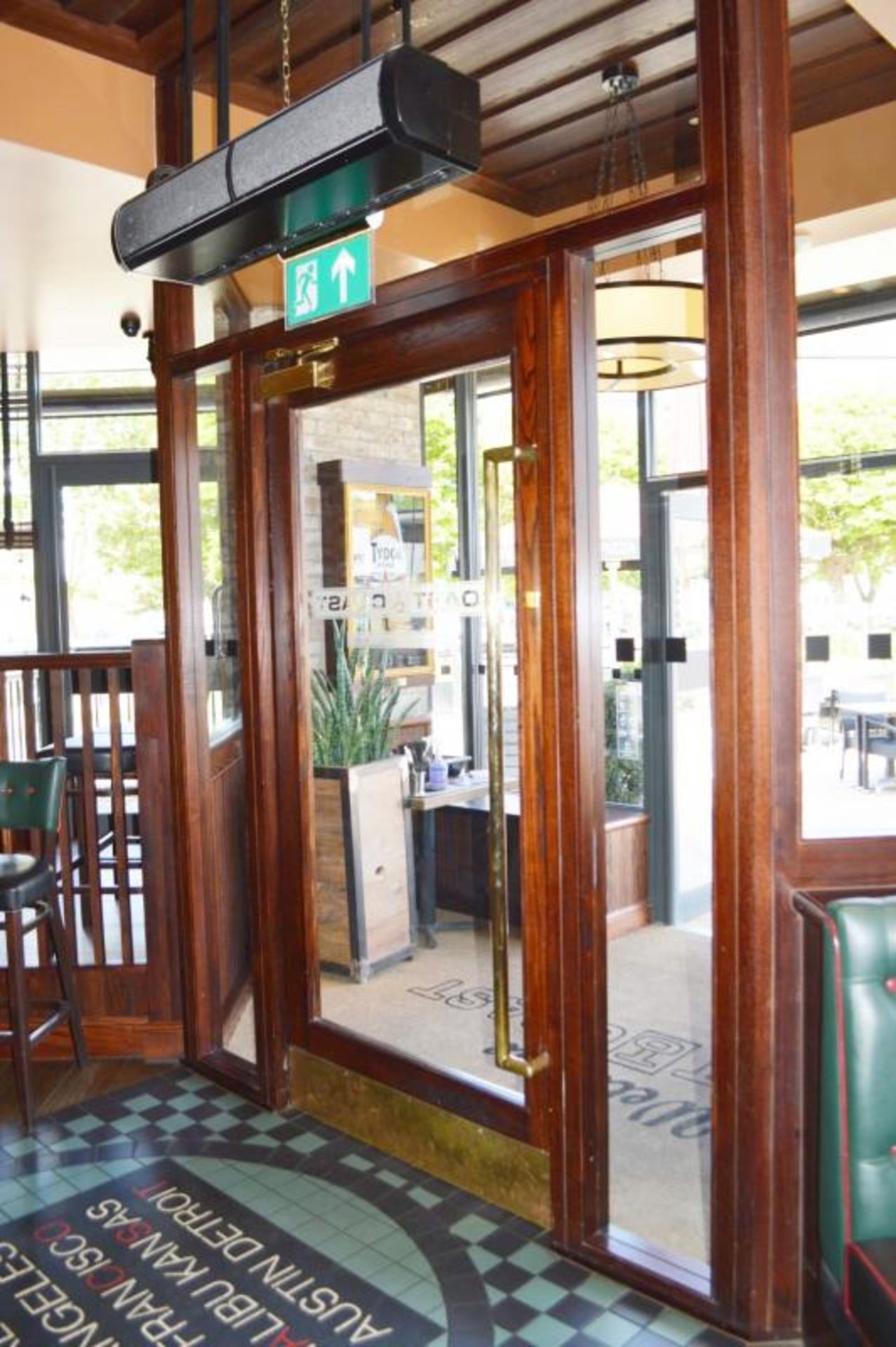 1 x Internal Vestibule Door Enterance With Mahogany Finish and Brass Accessories Including Door - Image 4 of 8