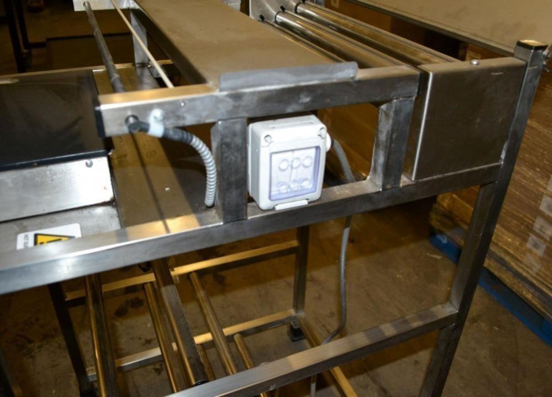 1 x Metalcraft Tray Stretch Wrapping Machine - Dimensions: 56 x 61.5 x 94.5cm - Ref: MC139 - CL282 - - Image 3 of 10