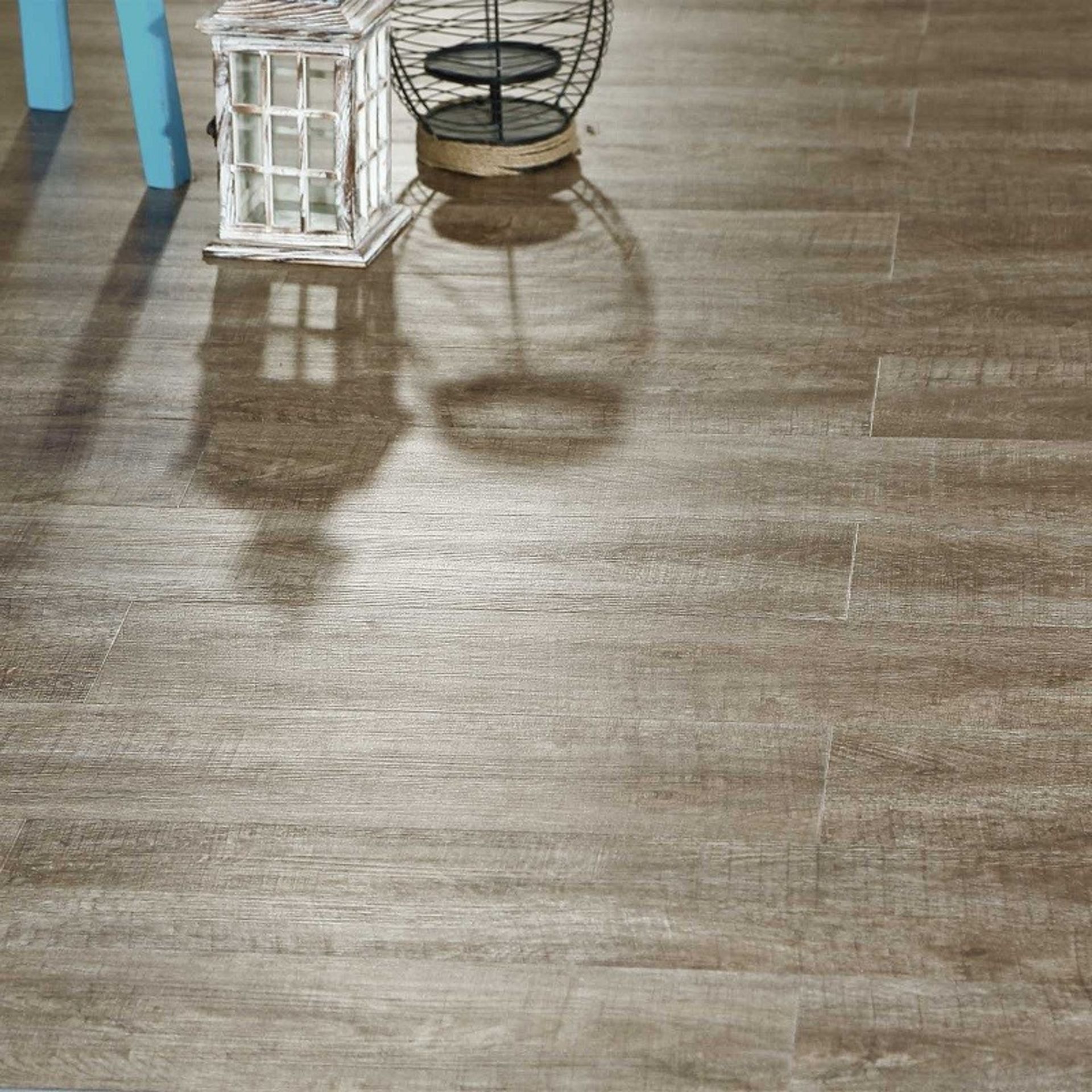 1 x Synergy Summer Oak Linea LVT Vinyl Click Floor Panelling 1.7M2 - New & Boxed Stock - Ref: SMO136