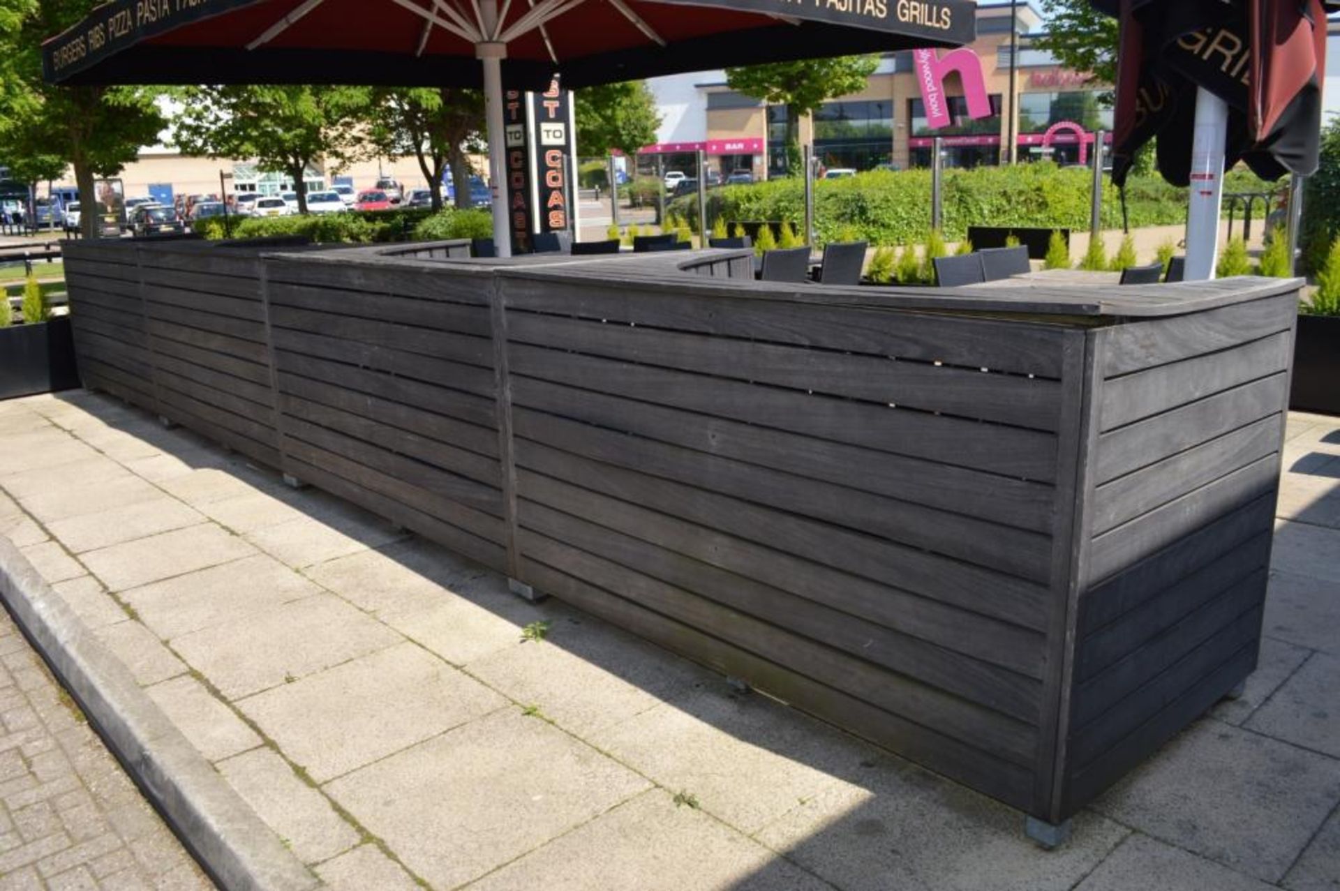 2 x Wooden Outdoor Seating Booths - Each Measure H111 x W203 x D106 cms - CL390 - Location: - Image 3 of 9