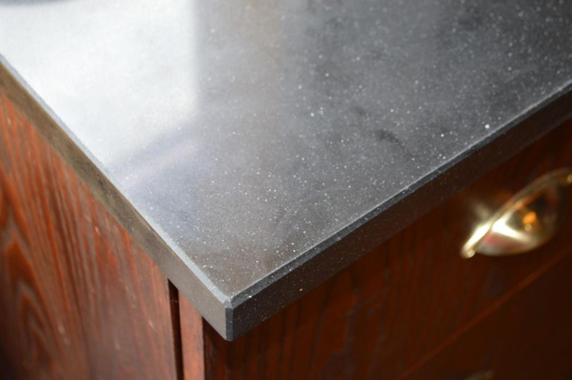 1 x Waitress Server Counter With Dark Wood Finish, Brass Hardware and Stone Top - H96 x W150 x D52 - Image 4 of 4