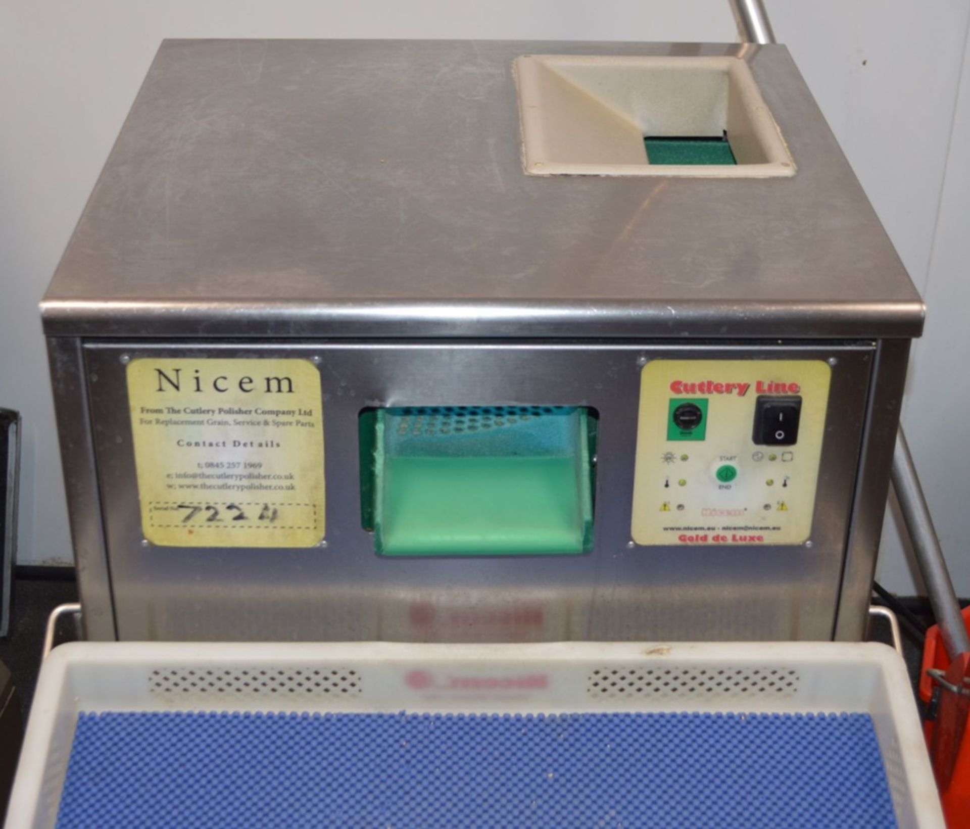 1 x Nicem ASC15 Cutlery Polisher With Stand - Model ASK15 AP 235 - Stainless Steel Exterior - Ref - Image 6 of 6