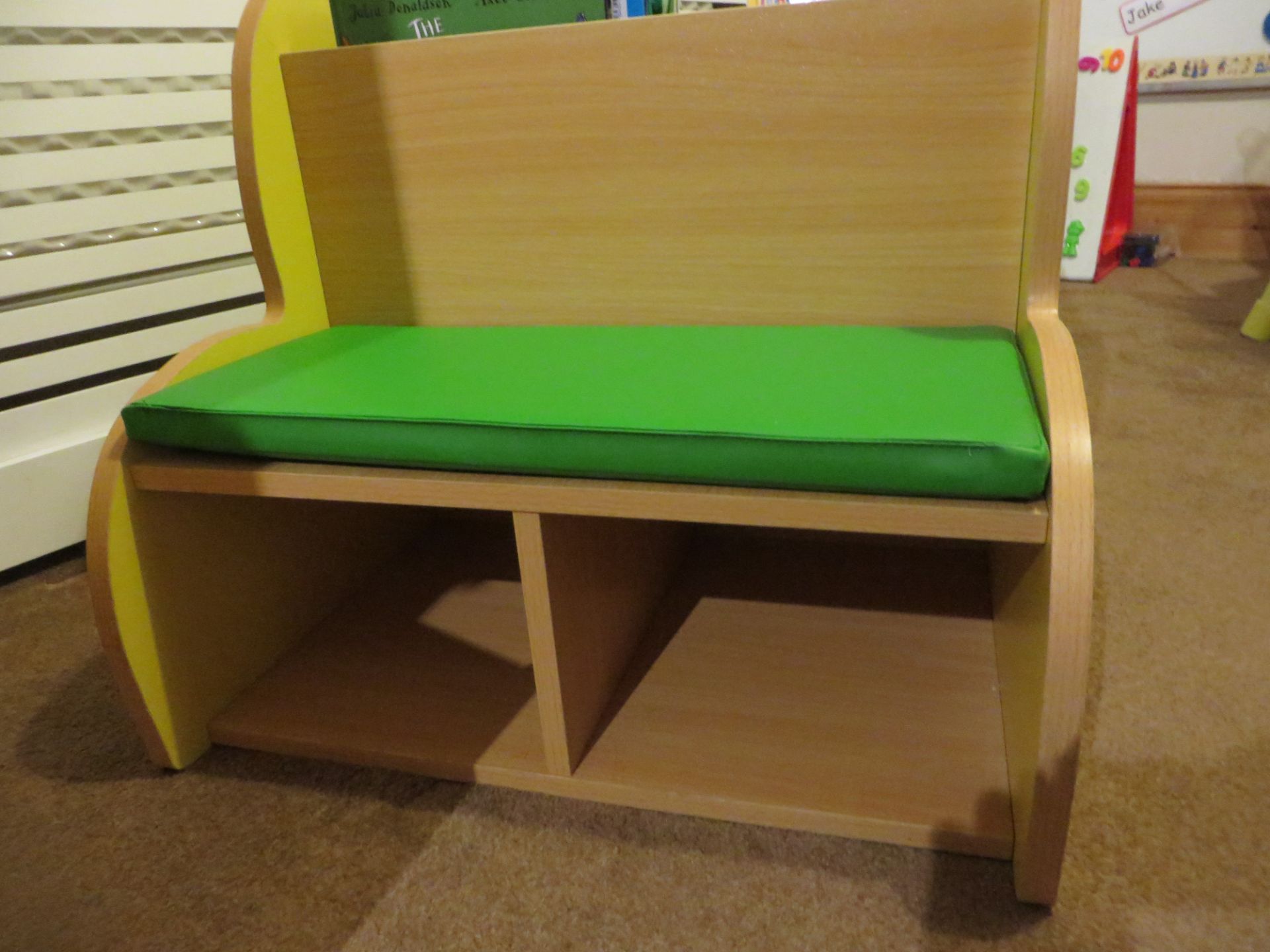 1 x Butterfly Book Storage Bench - Great for Nurseries/Childminders - Excellent Condition - - Image 3 of 5