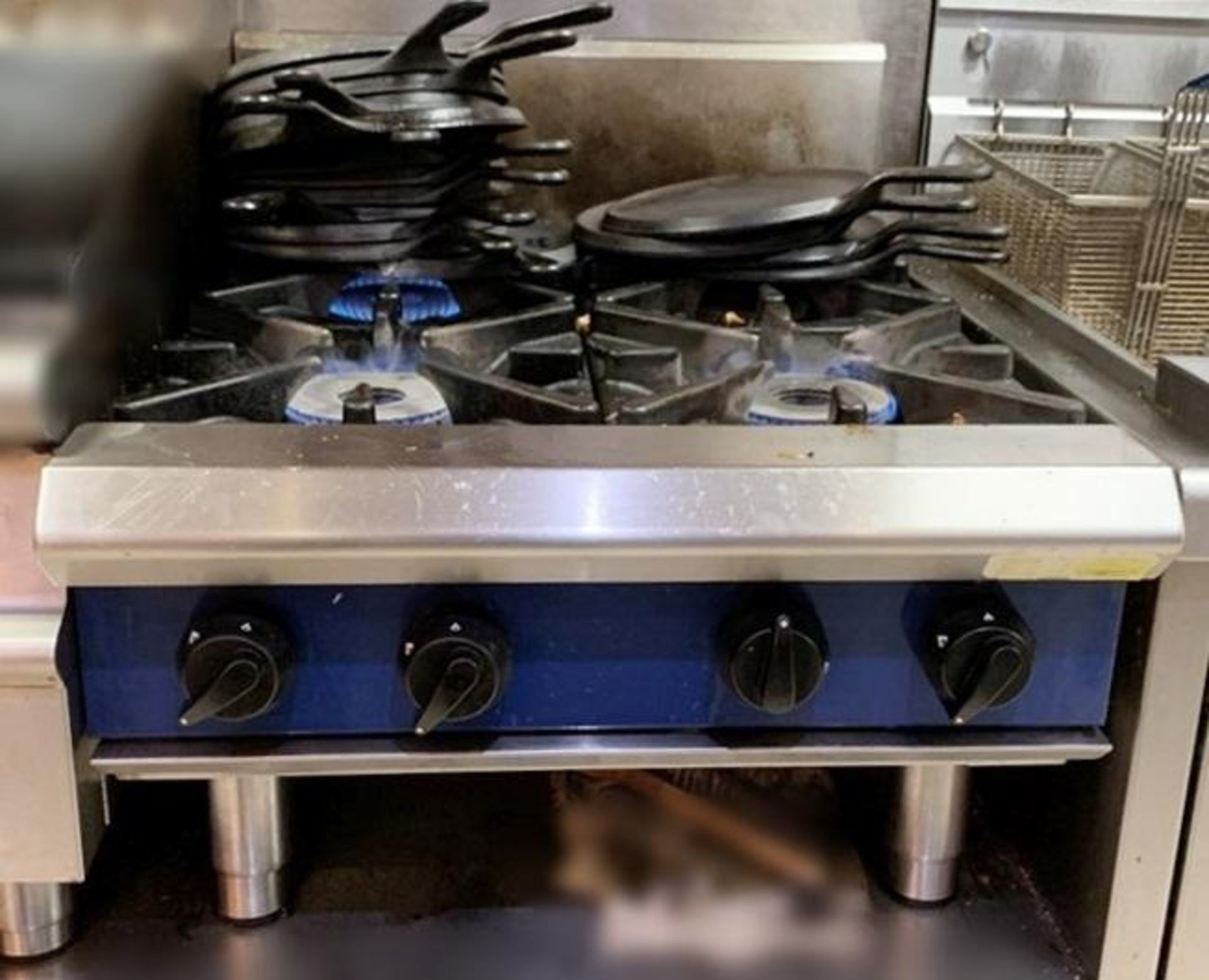 1 x 4 Ring Counter Top Gas Hob - Dimensions: W60 D80 H60 unbranded Ref: CQ181 - CL339 - From a Popul