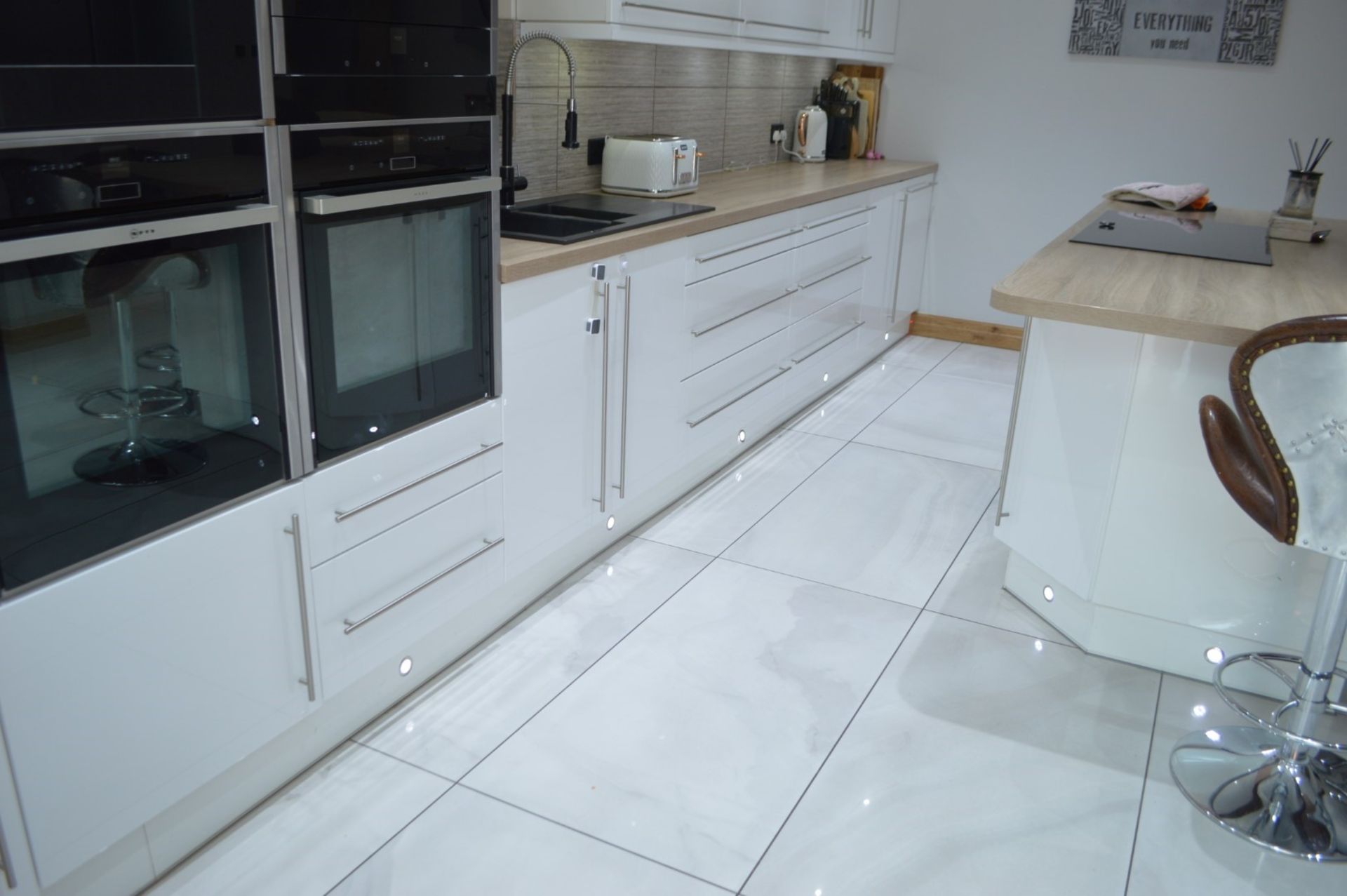 1 x Stunning Contemporary Bespoke Fitted Kitchen - CL369 - Location: Bolton BL6 - NO VAT - Image 28 of 30
