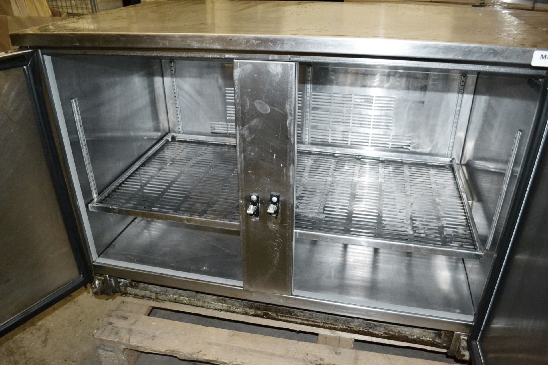 1 x WEALD High End 2-Door Bar Cooler Bottle Fridge - City Centre Restaurant Closure - Image 3 of 4