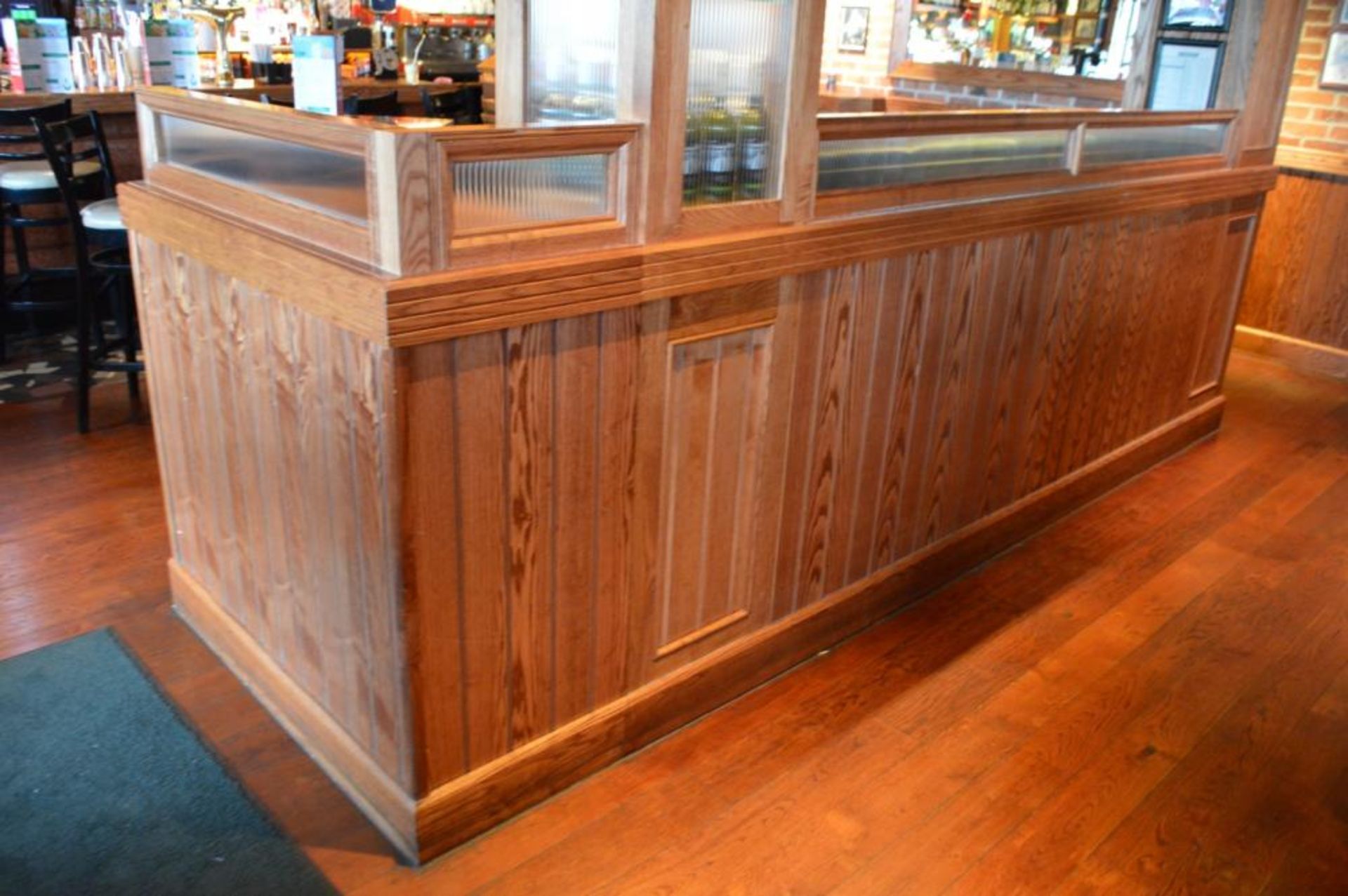 1 x Bar Restaurant Room Partition With Seating Bench, Pillar, Wine Cabinet and Foot Rest - Overall S - Bild 3 aus 21