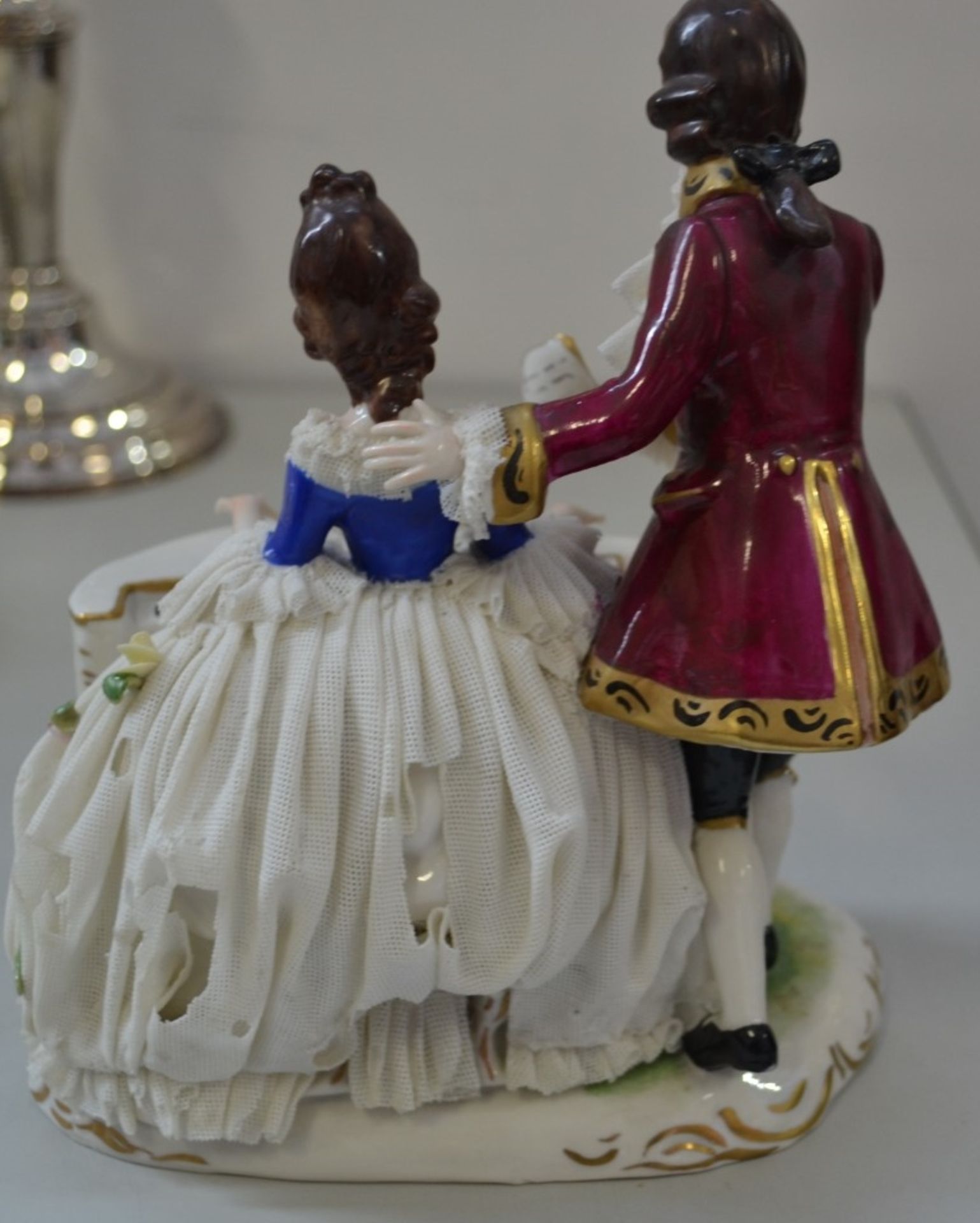 1 x Dresden Porcelain Figurine With Couple Playing The Piano - Ref J2142 - Image 2 of 3