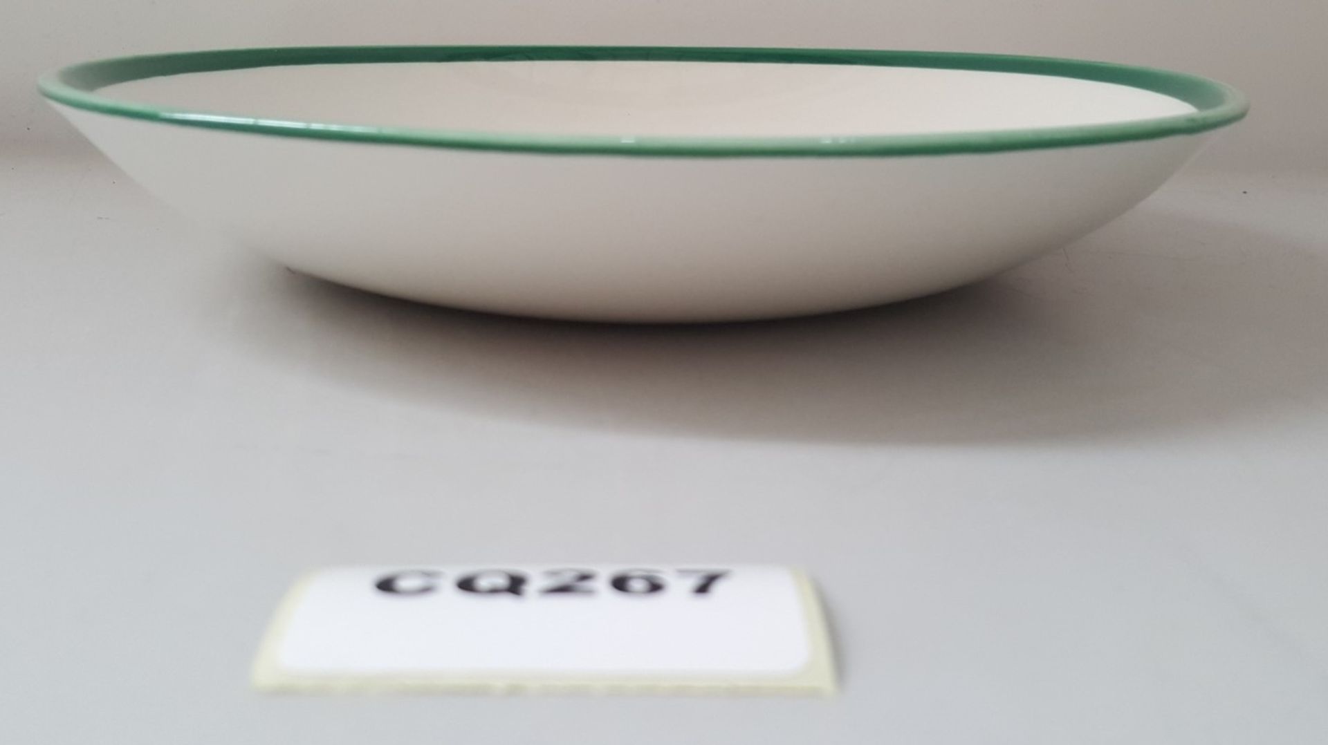 15 x Steelite Coupe Bowls White With Green Outline Egde 25CM - Ref CQ267 - Image 5 of 5