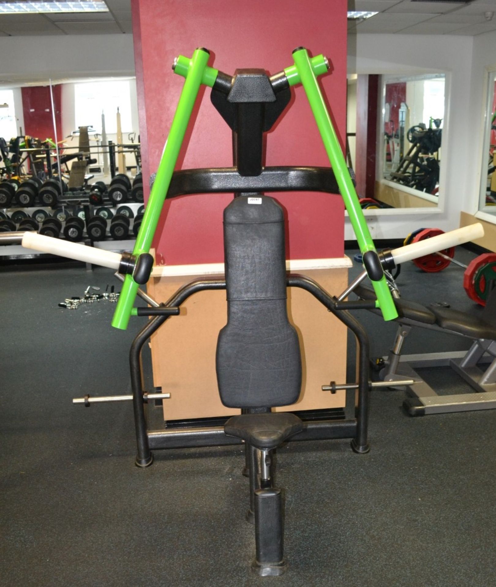 1 x Plate Loaded Chest Press Machine - Dimensions: H180 x W140 x L140cm - Ref: J2097/GFG - CL356 - - Image 2 of 2