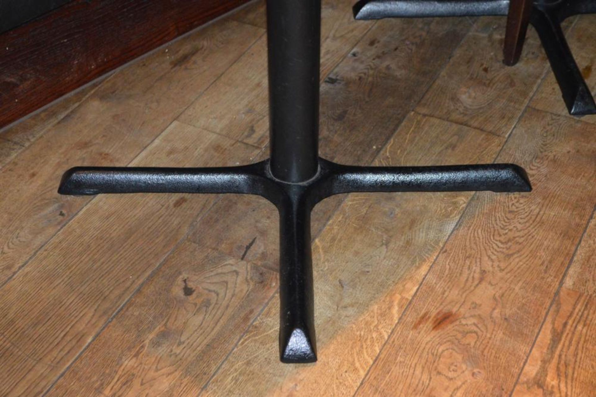 4 x Restaurant Dining Tables With Cast Iron Bases - Two Tone Wooden Finish With Shaped Edges - H76 x - Bild 2 aus 5