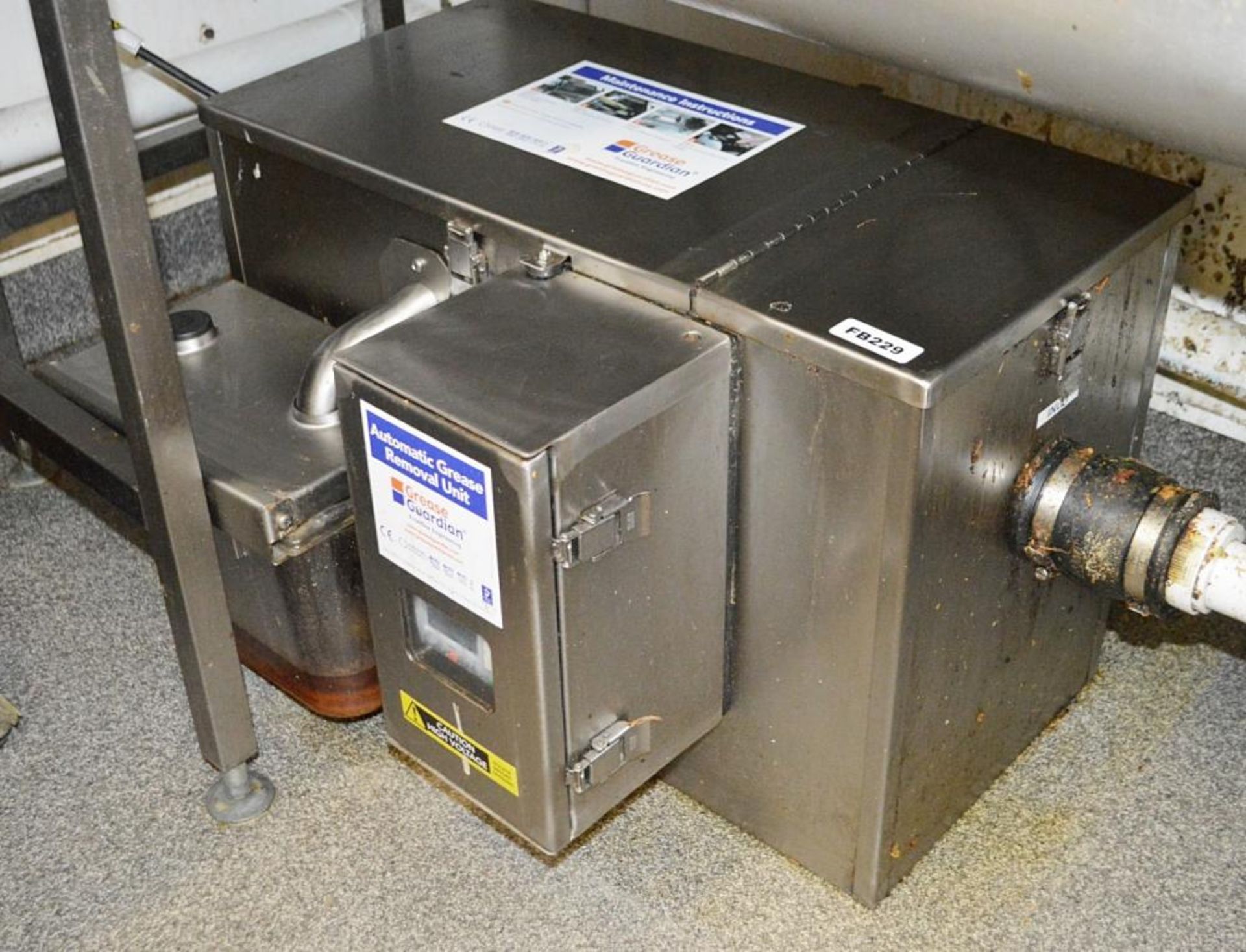 1 x 'Grease Guardian' Automatic Grease Removal Unit - Features A Digital Panel And Stainless Steel