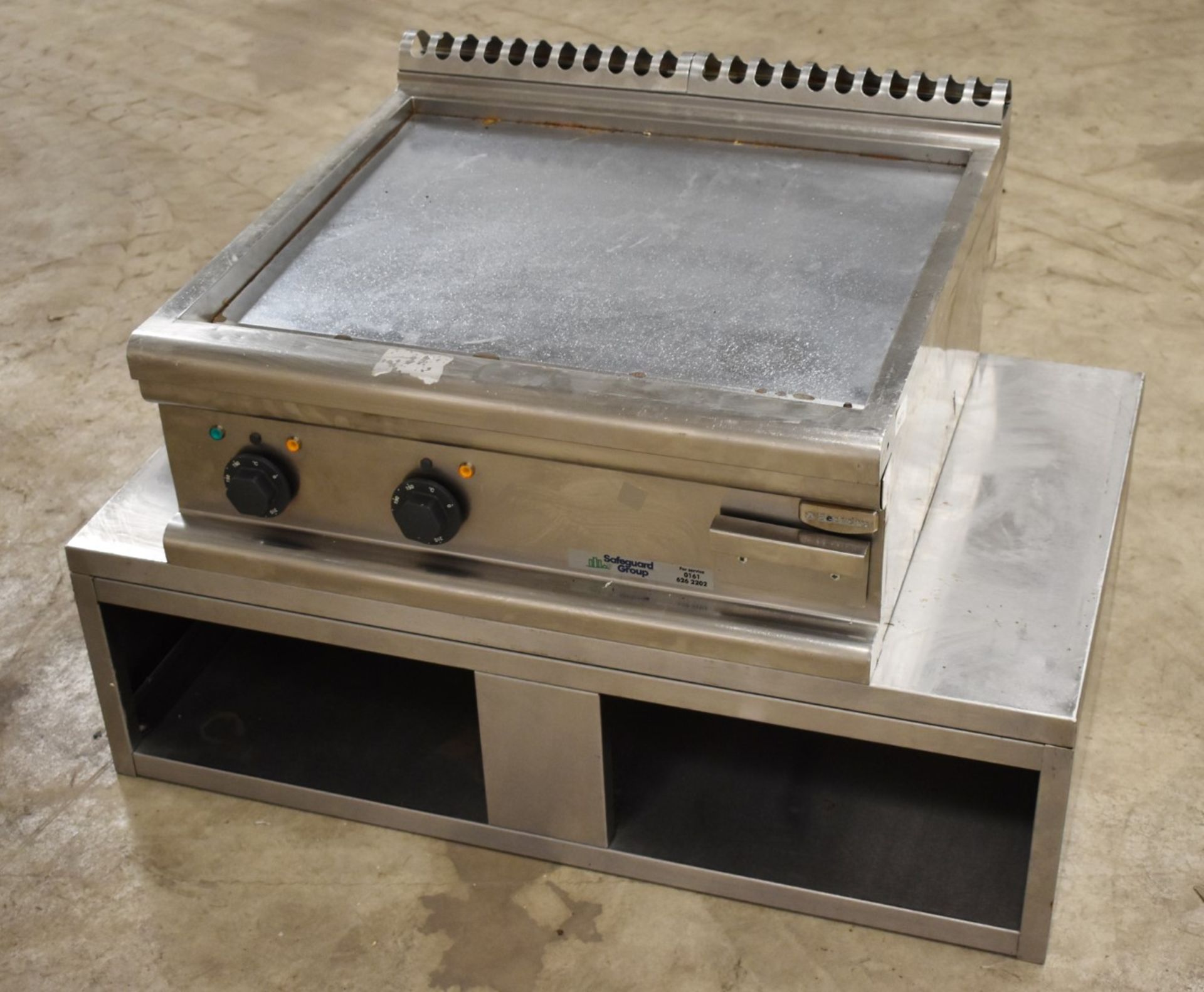 1 x Electrolux Countertop Commercial Solid Top Griddle With Stand - Electric Powered - CL232 - Ref