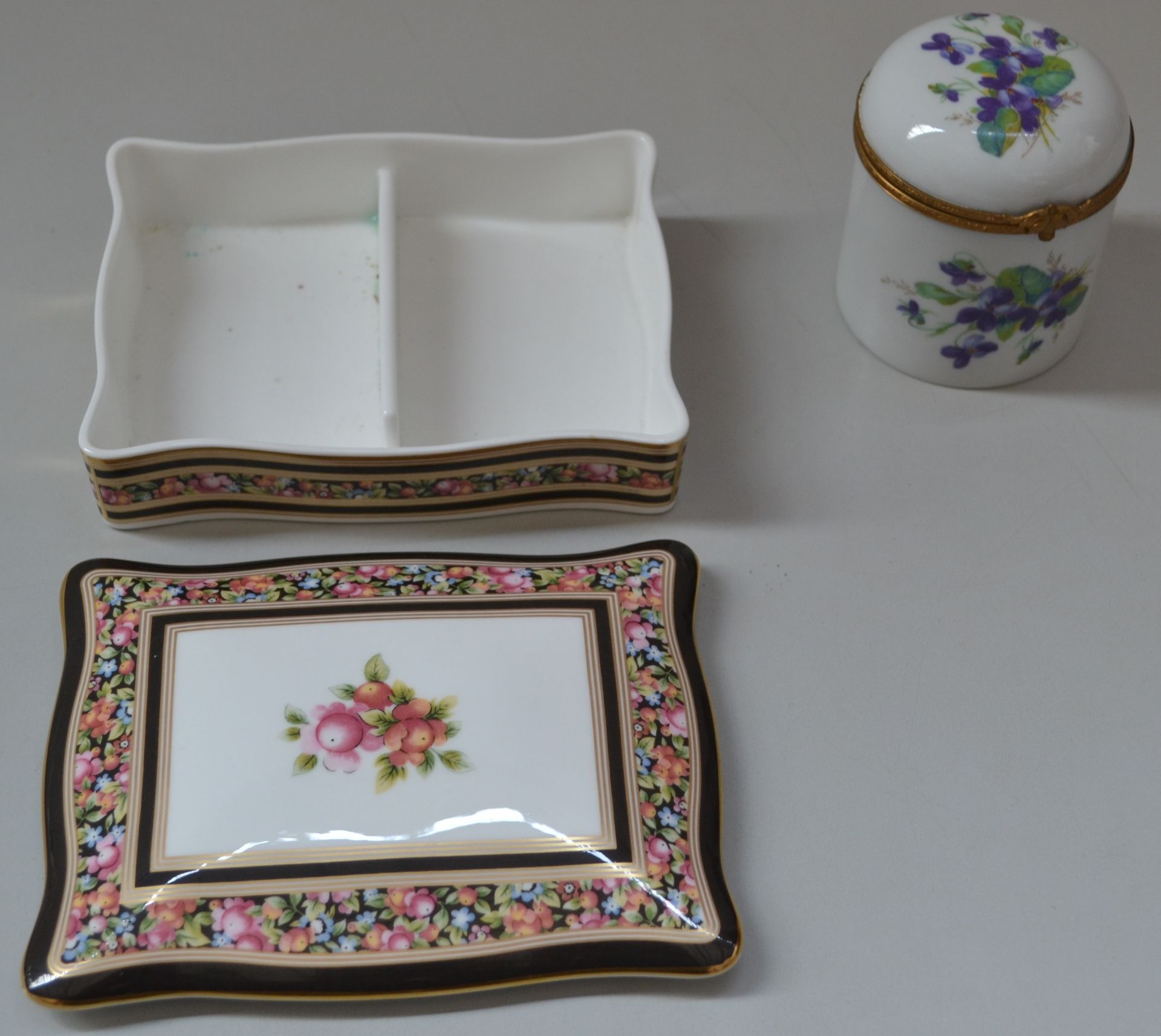 1 x Antique Bone China Jewelry Boxes - Ref J2183 - CL314 - Image 3 of 3