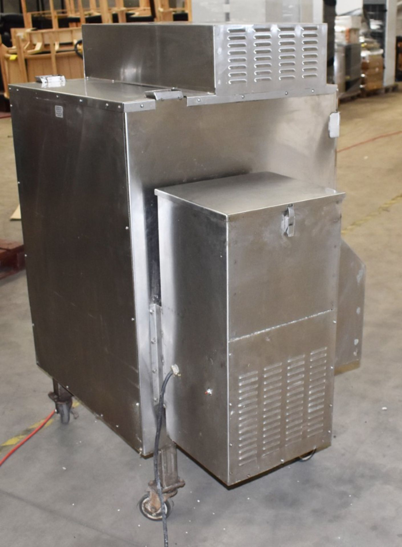 1 x Fast Eddys Cookshack FEC120 Commercial BBQ Pellet Smoker Suitable For Meat, Fish, Vegetables etc - Image 3 of 10