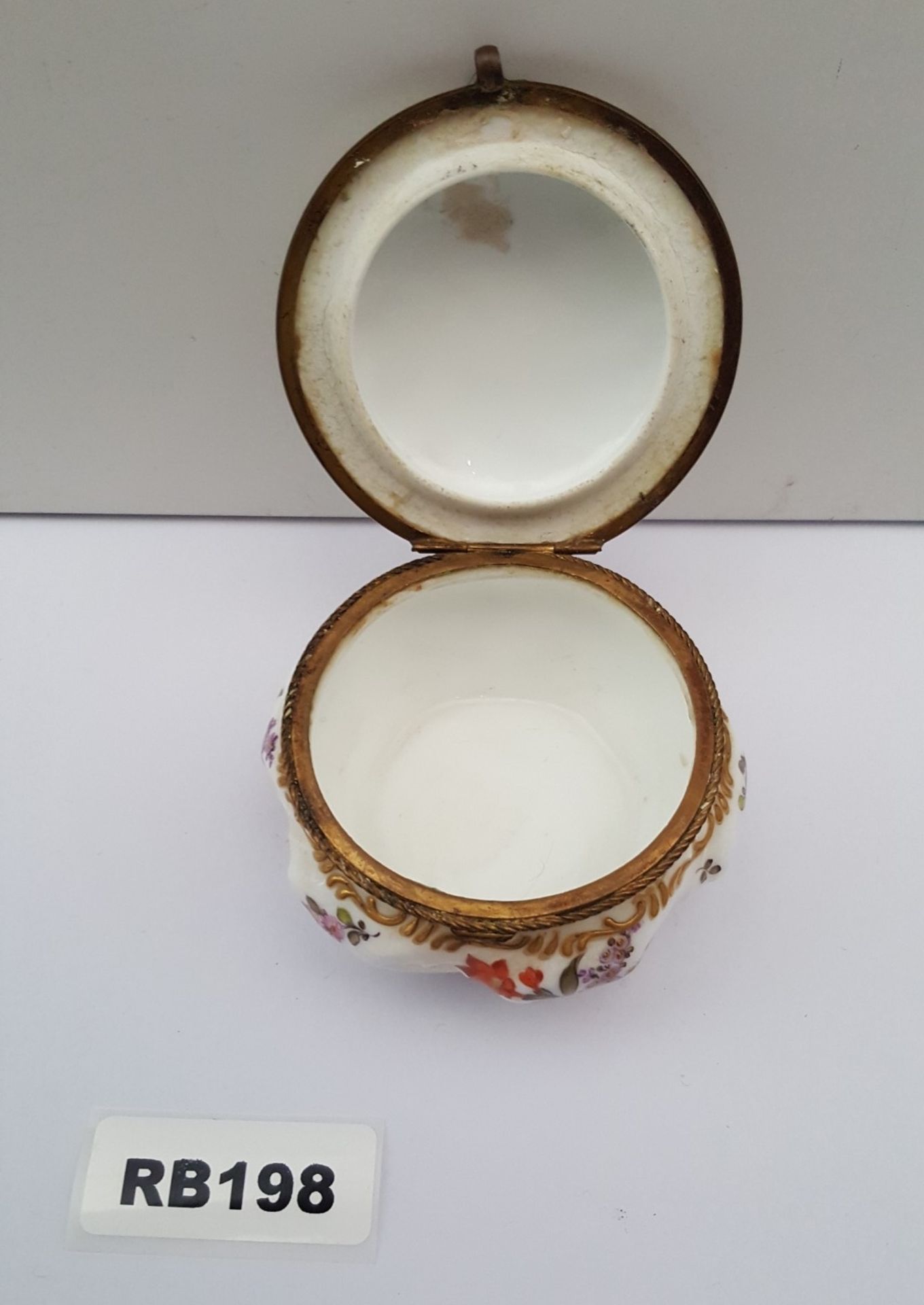 1 x VINTAGE FLOWER DESIGN PORCELAIN JEWELLERY POT - Ref RB198 I - Image 3 of 4