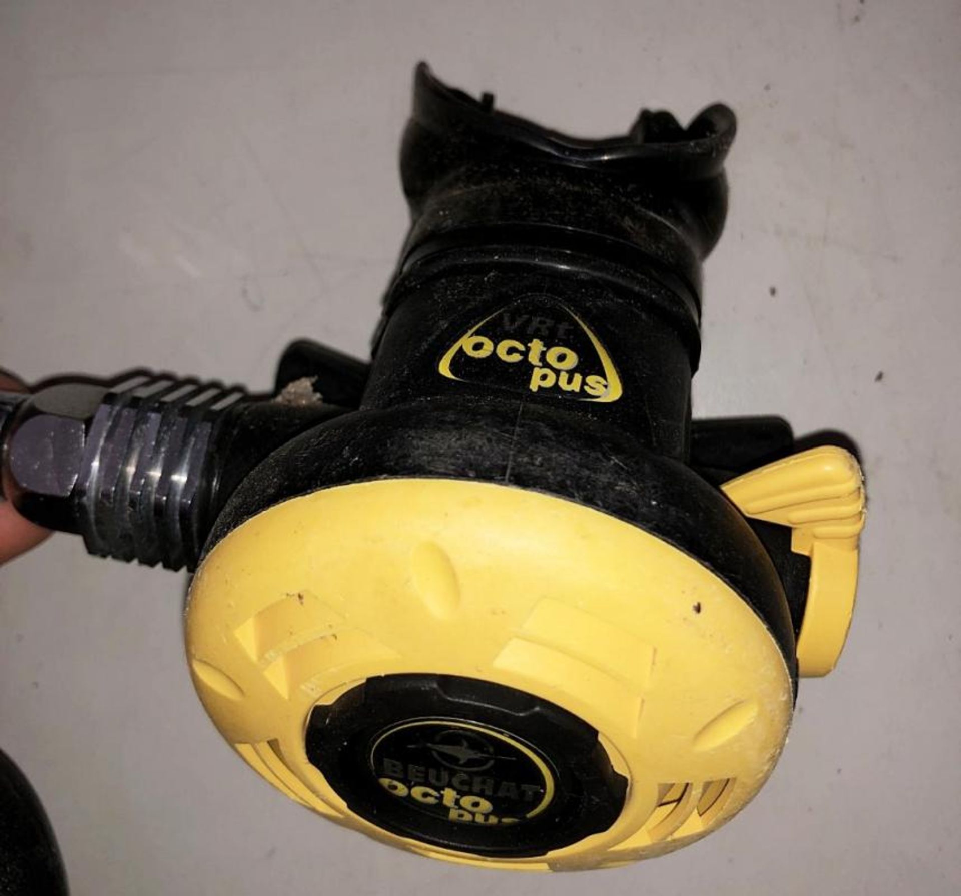 Beuchat Scuba Air Cylinder and a Full Regulator Set - Ref: NS114, NS321 - CL349 - Altrincham WA14 - Image 9 of 12