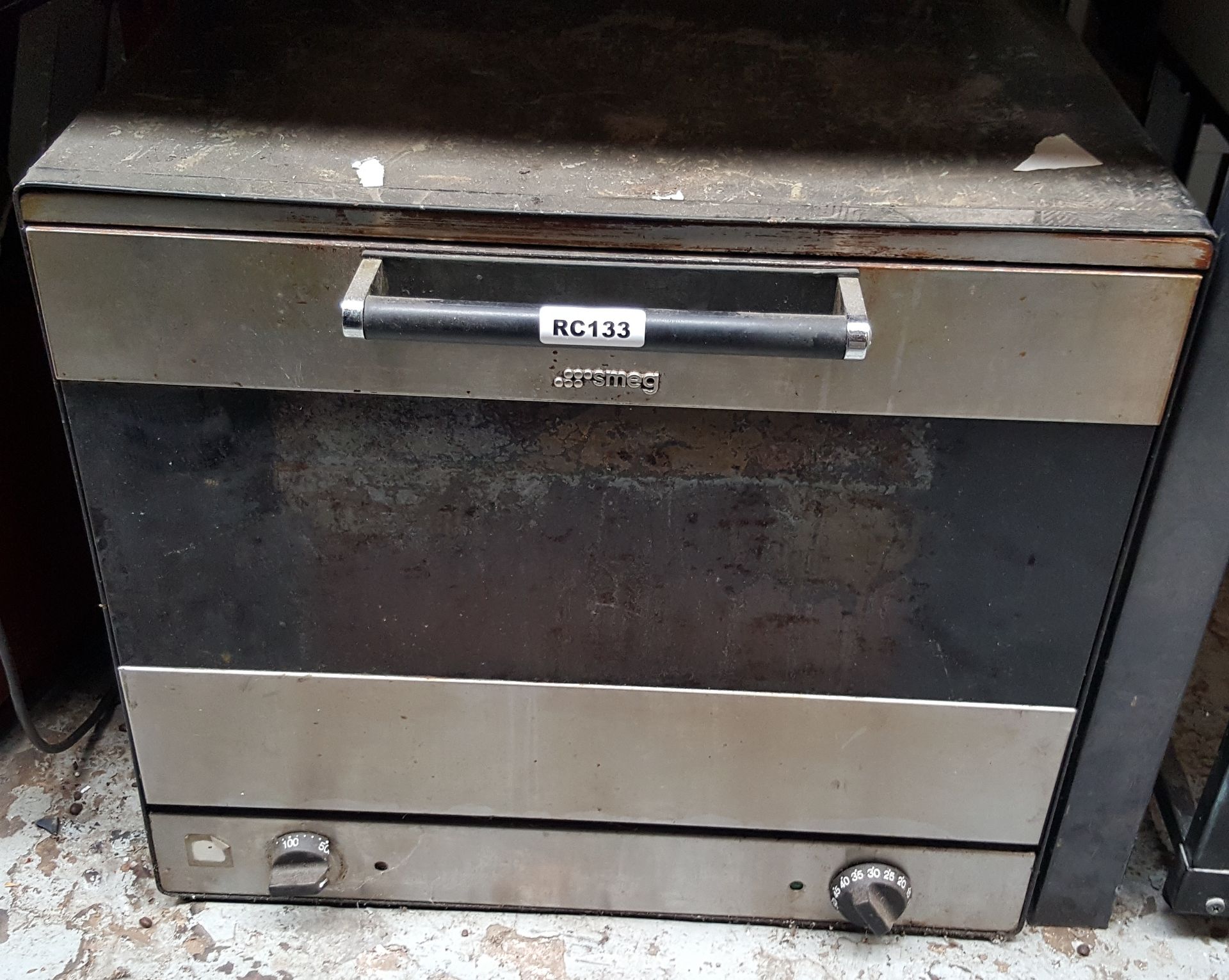 1 x Smeg Spa 42016 Oven - Dimensions: H52/L60/W51 - Ref RC133 - CL011 - Location: Altrincham WA14 As