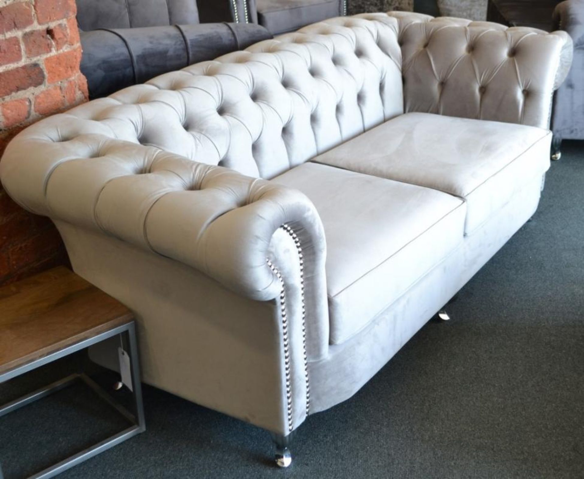 1 x Chesterfield Light Grey Velour 2 Seater Sofa . A Class Design &amp; lovly soft sofa resting on c - Image 5 of 5