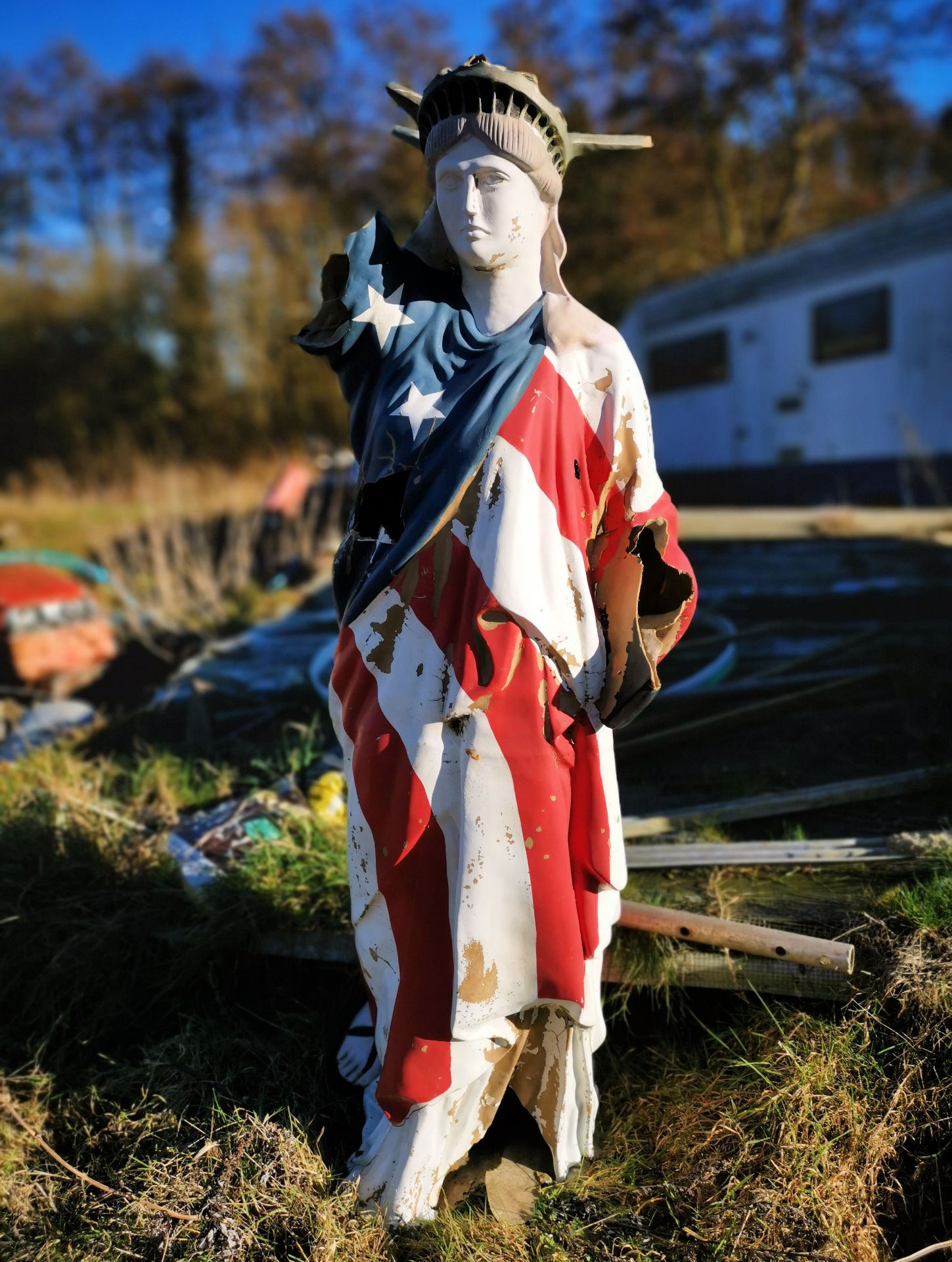 1 x 1.9m Tall Limited Edition Resin Statue of Liberty made by AAA (Damaged) - Dimensions: 1900 x 600