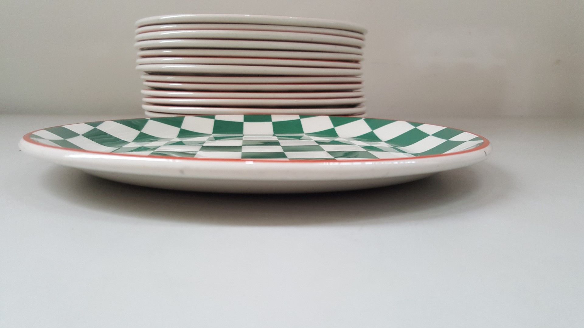 14 x Steelite Plates Checkered Green&White With Red Outline 25CM - Ref CQ279 - Image 3 of 4