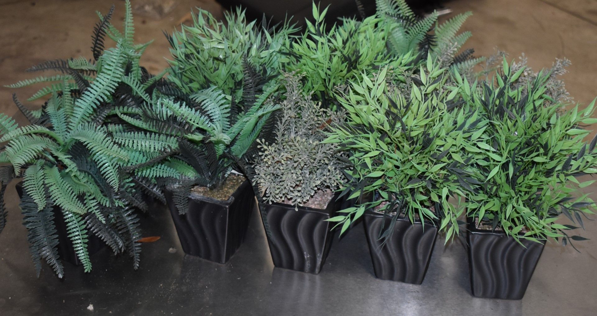 11 x Artificial Table Plants With Ceramic Planters - CL390 - Ref J1134 - Location: Altrincham WA14 - Image 4 of 4