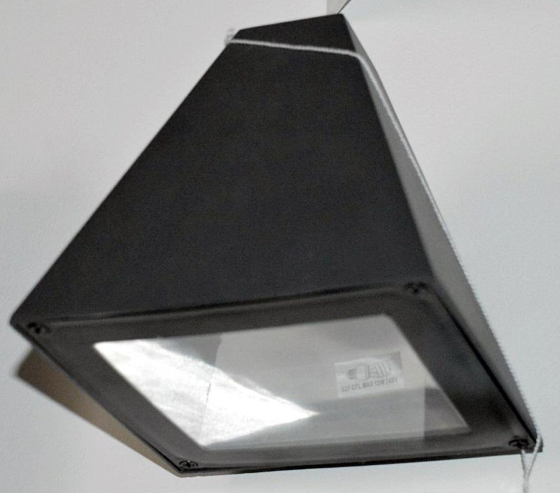 1 x Outdoor 1-Light Wall Bracket Pyramid Light - Dark Grey Finish - IP54 Rated - Aluminium Construct