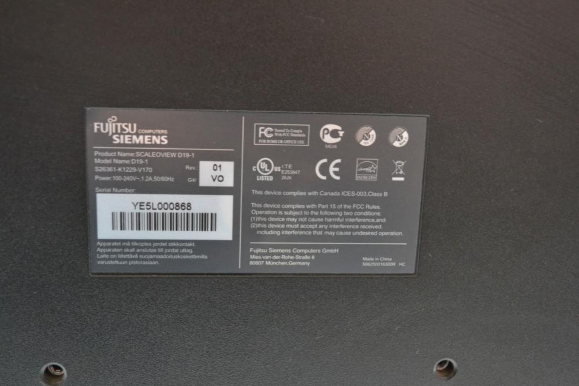 1 x Fujitsu ScaleoView D19-1 19 inch PC Monitor TFT LCD - Ref J2263 - CL394 - Location: Altrincham W - Image 3 of 3