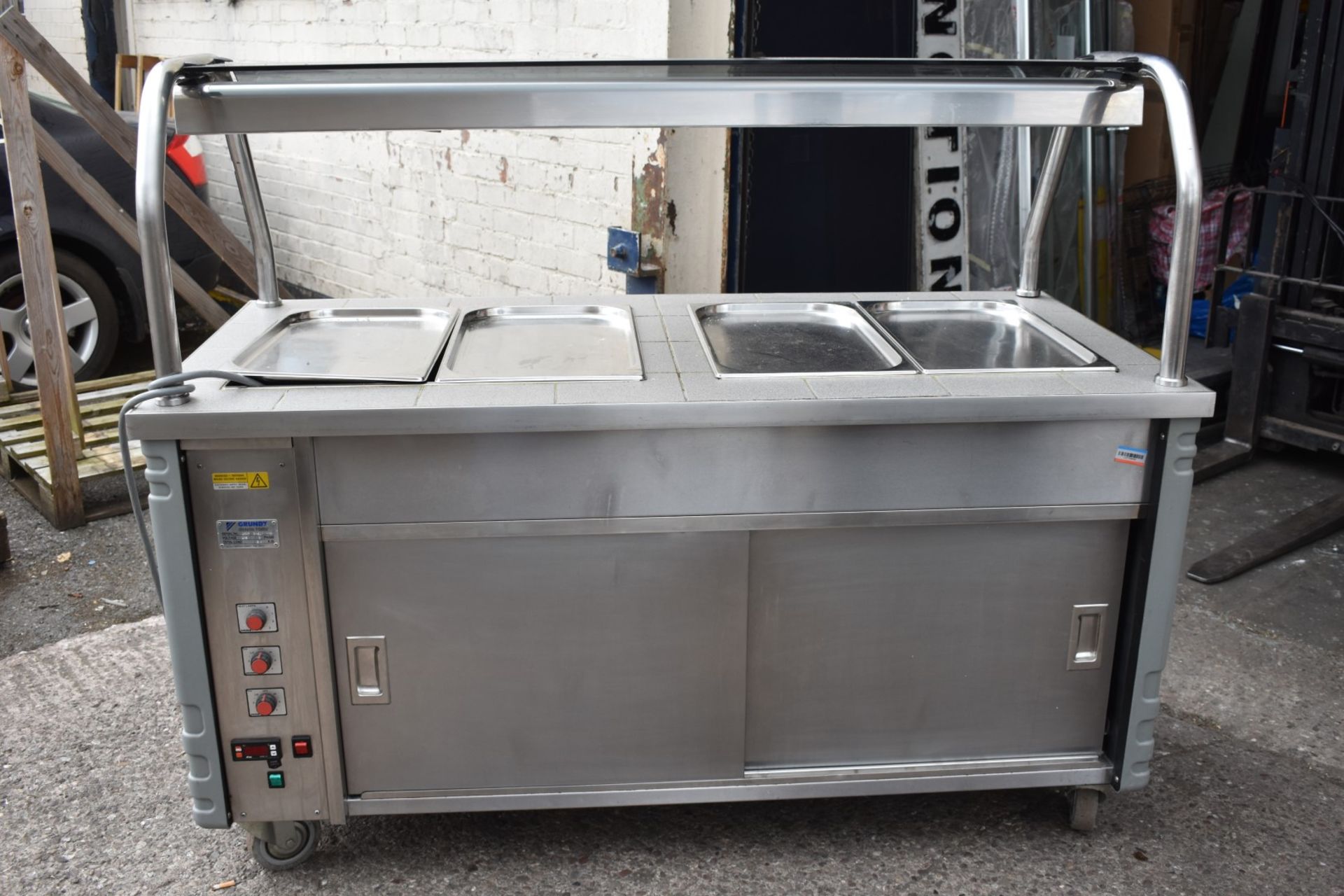 1 x Commercial Catering Server With Hot Plates, Warming Cupboards and Gantry Heater - Stainless - Image 4 of 4