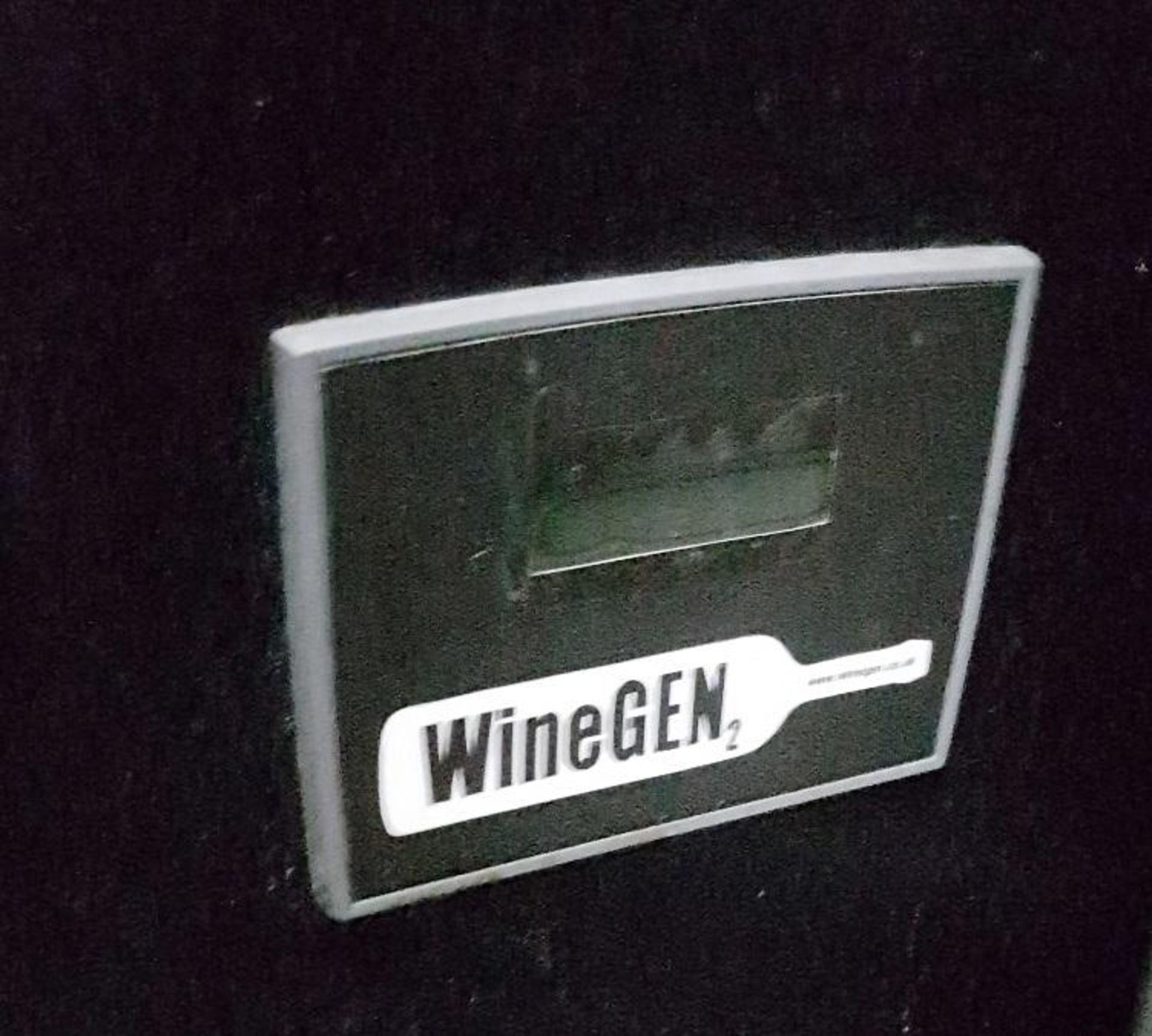 1 x Enomatic Elite Winegen 8-Bottle Wine Dispenser Bar Top Wine Fridge with Nitrogen Generator - Image 4 of 4