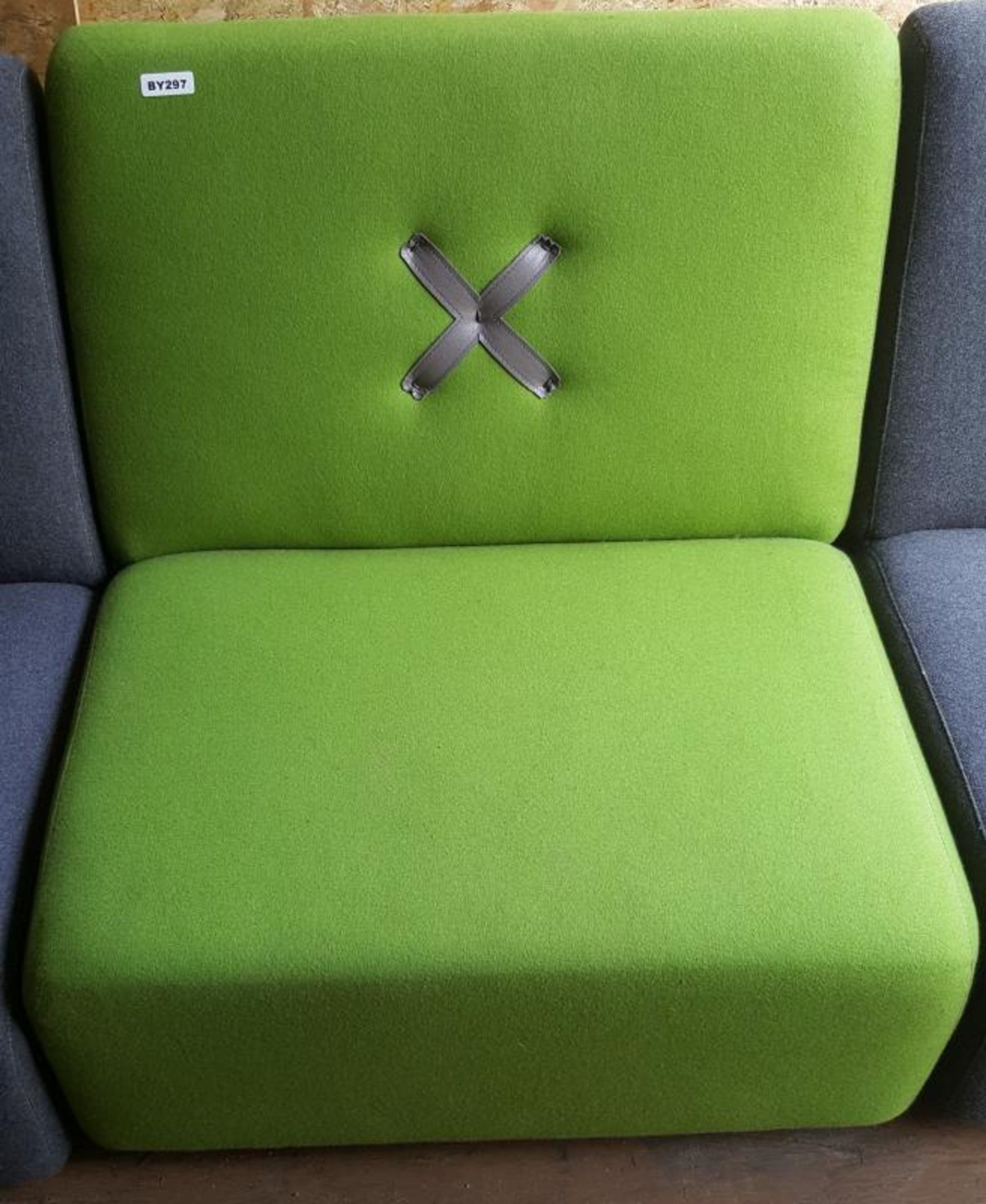 1 x Commercial 3-Piece Modular Fabric Sofa Set With Cross Design ( 2 x Grey &amp; 1 Green) - Ref BY2 - Image 4 of 7