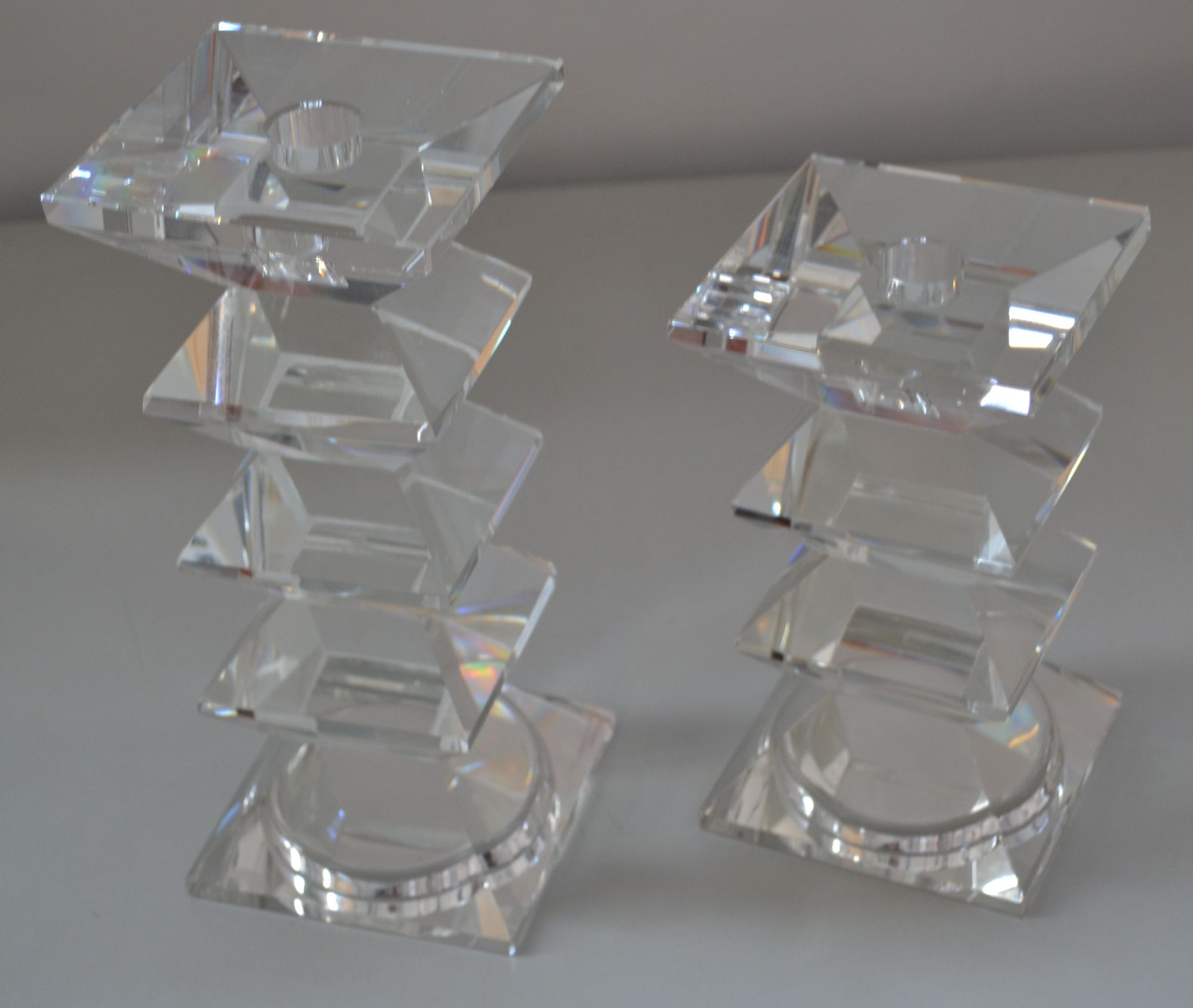 1 x Pair Of Glass Candle Stick Holders - Ref J2160 - CL314 - Image 3 of 3
