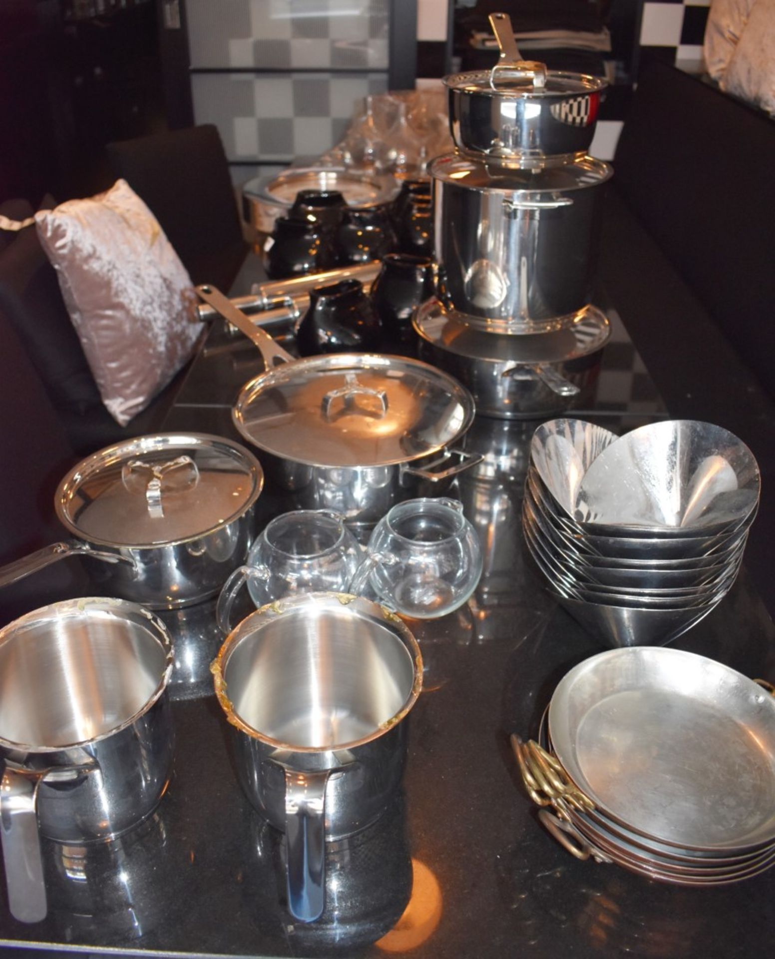 Approx 41 x Items of Kitchen and Tableware - Includes Stainless Steel Rolling Pins, Wall Clock, - Image 17 of 17