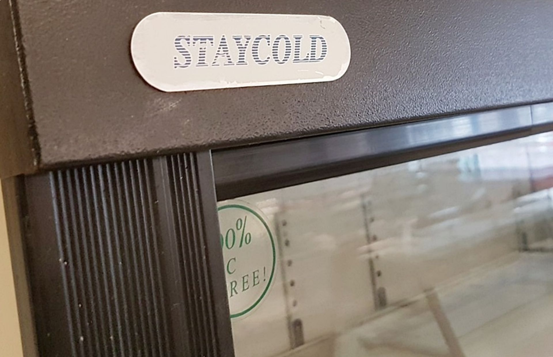 1 x STAYCOLD Branded Upright Fridge Unit With Sliding Door - CL335 - Location: Garstang, Preston PR3 - Image 3 of 3