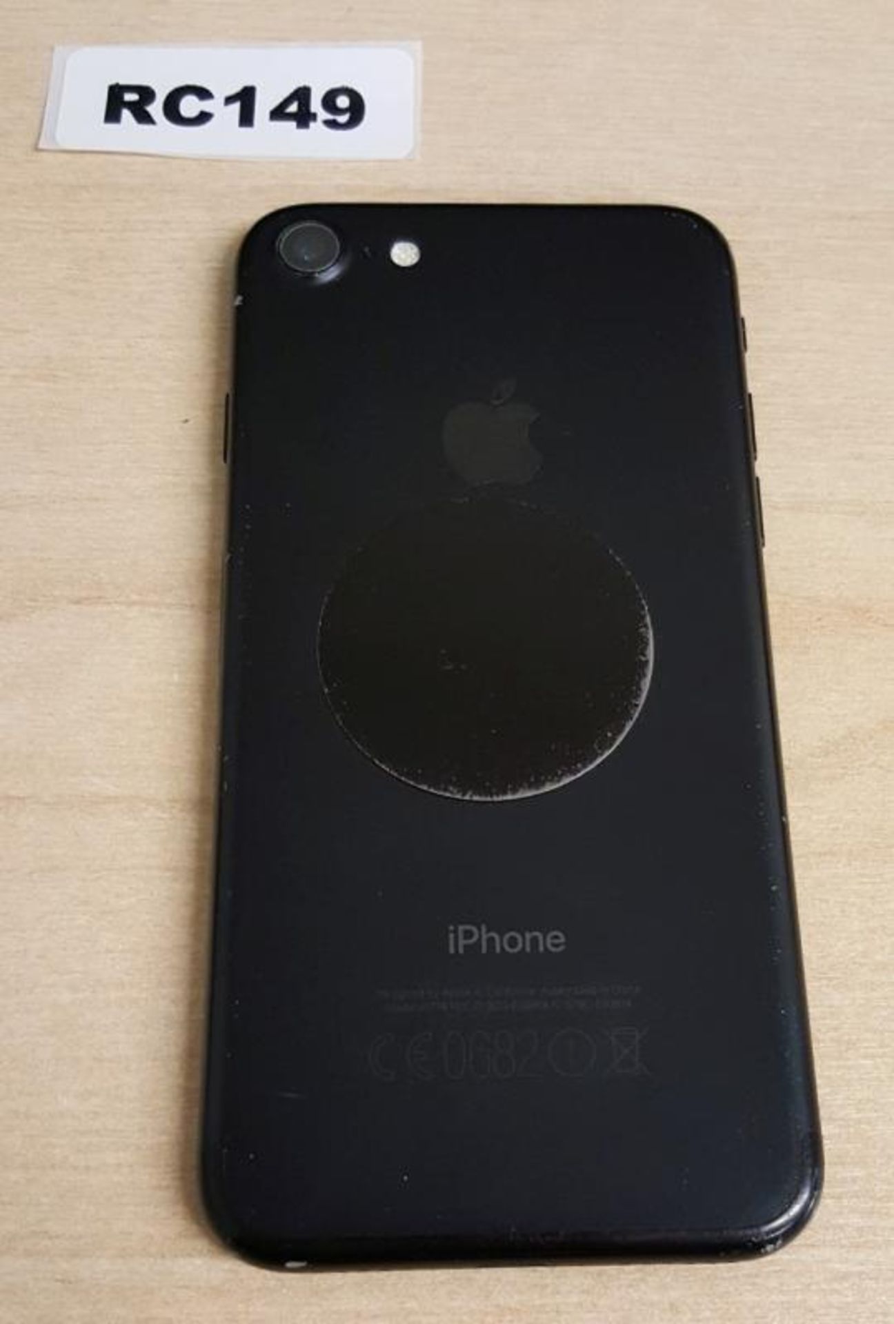 1 x Apple iPhone 7 a1778 128GB Black Smartphone (Phone Has Been Turned On And Factory Reset) Does No - Image 2 of 2