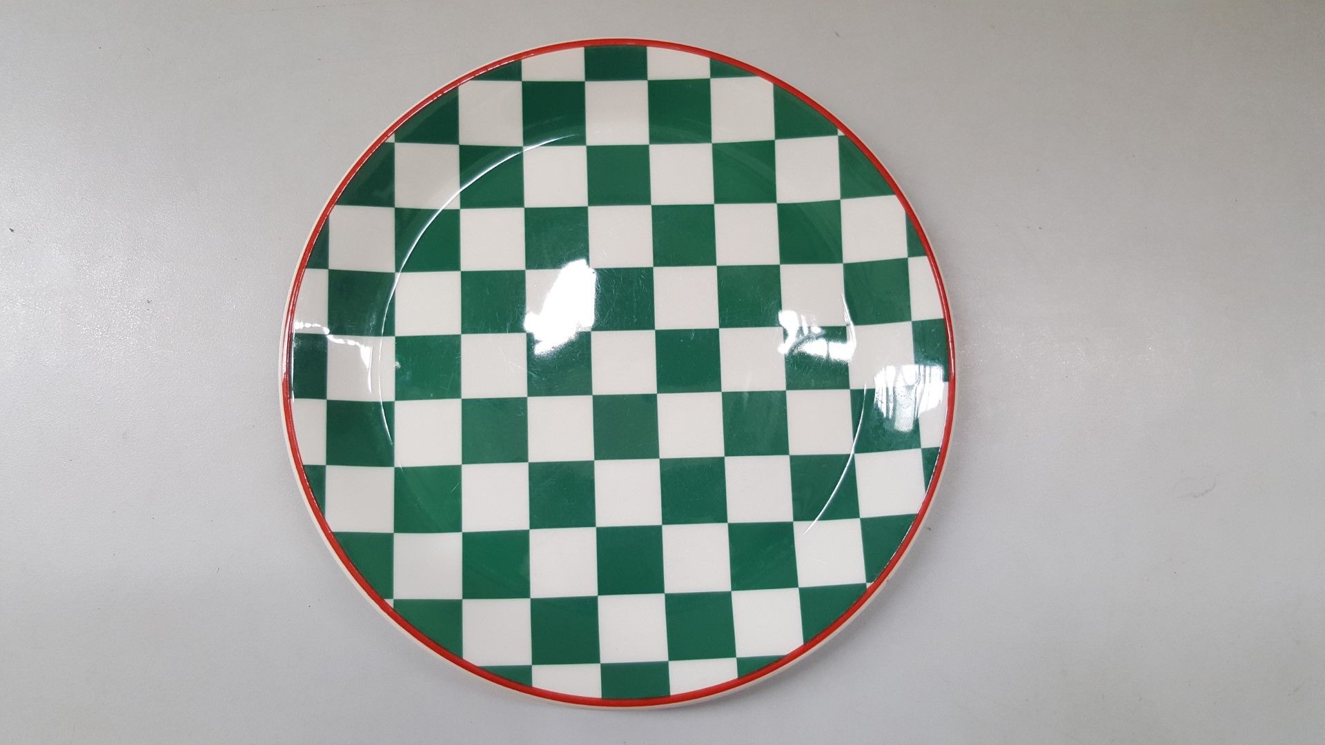 14 x Steelite Plates Checkered Green&White With Red Outline 25CM - Ref CQ278 - Image 3 of 4