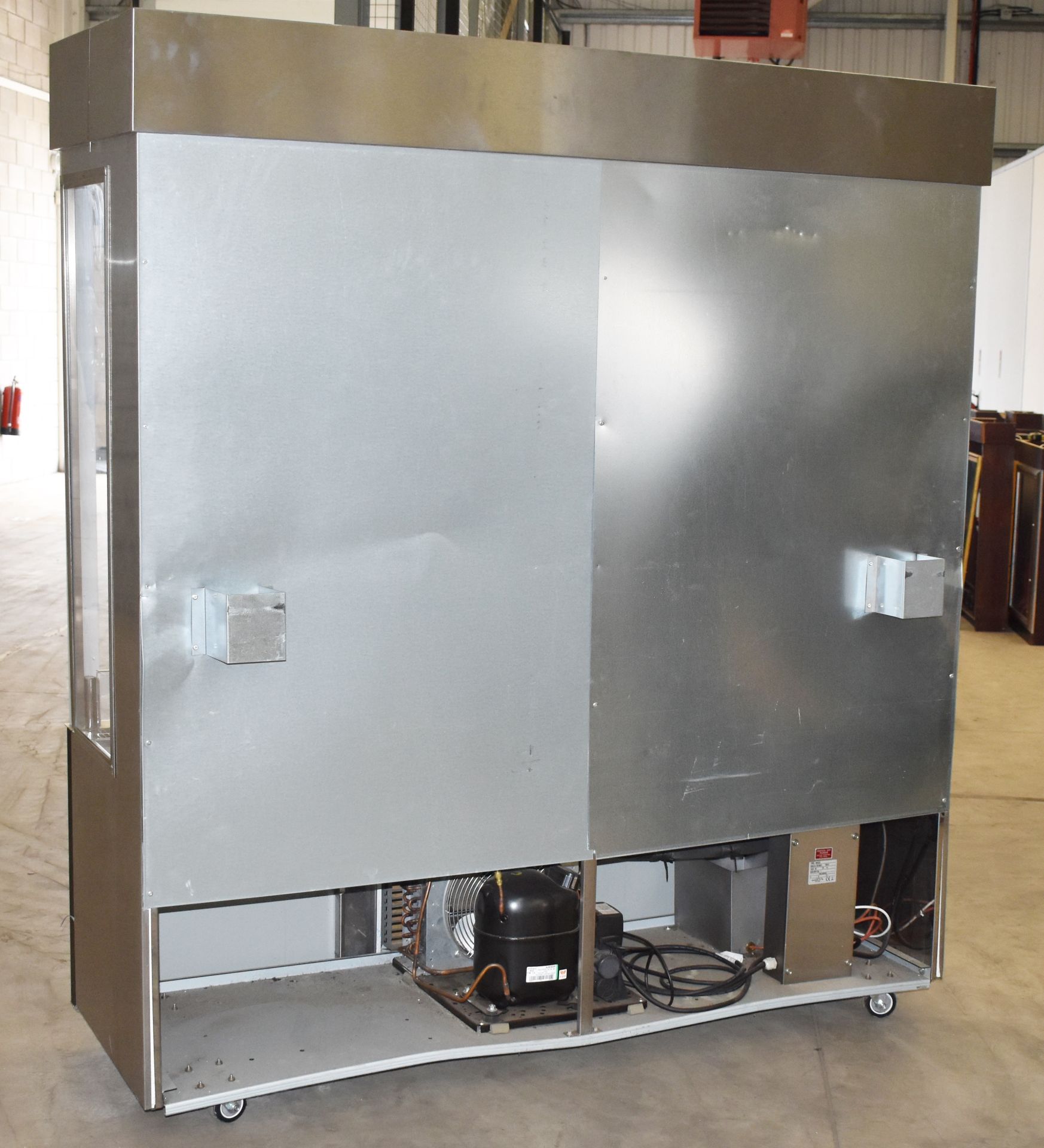 1 x Moffat Chilled Merchandiser With Lockable Roller Shutter - Includes Key - Model MM18LSA - - Image 3 of 8