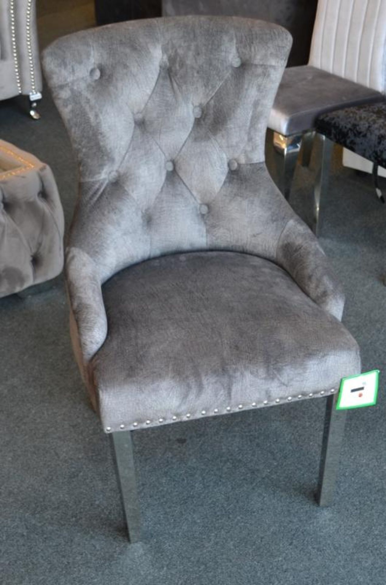 1 x Luxurious Buttoned Detailed Fog Grey Dressing Table Chair. Dimensions:L55/W55/S50/H105cm - Ref B