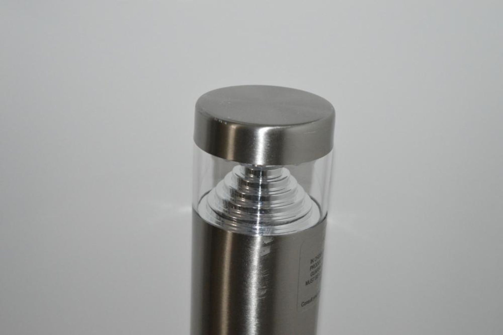 1 x Oval LED Outdoor 24 x LED Post Finished In Satin Silver - Ex Display Stock - CL298 - Ref: J257 -