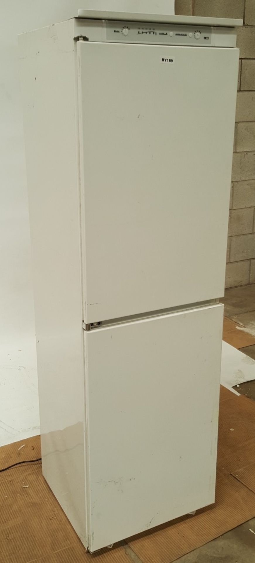 1 x Prima Integrated 60/40 Frost Free Fridge Freezer LPR356A1 - Ref BY189 - Image 2 of 7