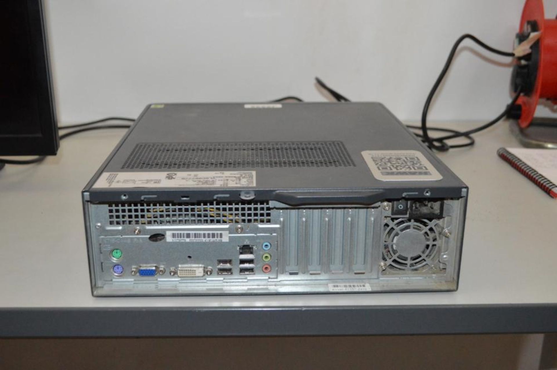 1 x Fujitsu Esprimo E400 E85+ SFF Desktop Computer Intel Core i3 3220 3.3GHz Processor NO RAM Hard D - Image 4 of 4