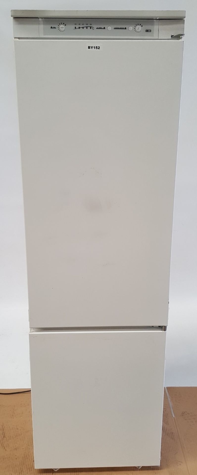 1 x Prima Integrated 70/30 Frost Free Fridge Freezer LPR472A1 - Ref BY152