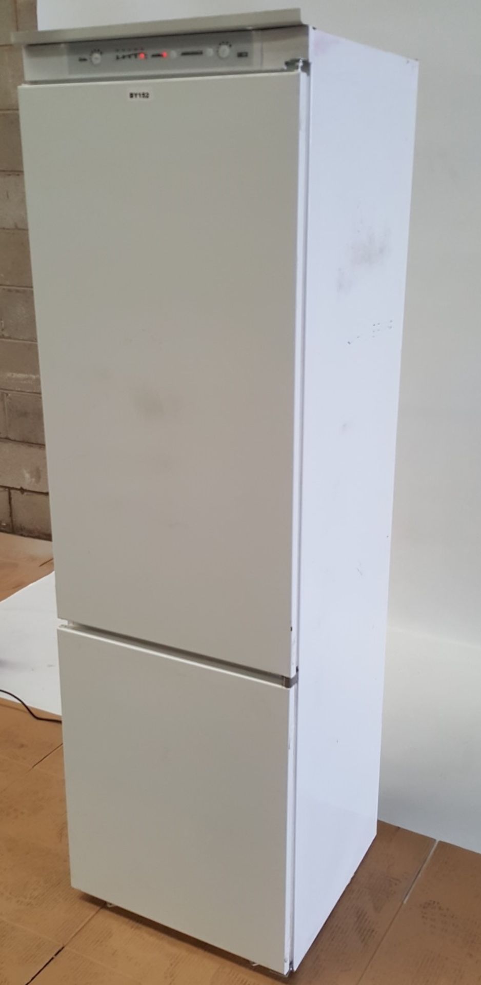 1 x Prima Integrated 70/30 Frost Free Fridge Freezer LPR472A1 - Ref BY152 - Image 3 of 7