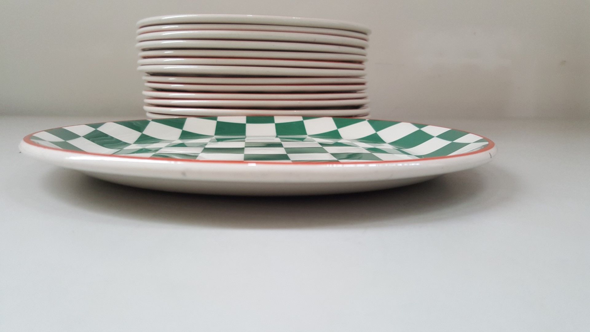 14 x Steelite Plates Checkered Green&White With Red Outline 25CM - Ref CQ278 - Image 4 of 4