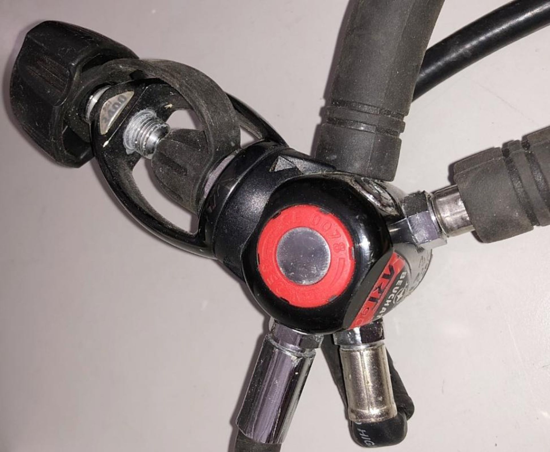 1 x Scuba Regulator Set - Ref: NS325 - CL349 - Altrincham WA14 - Used In Good Condition - Image 3 of 6